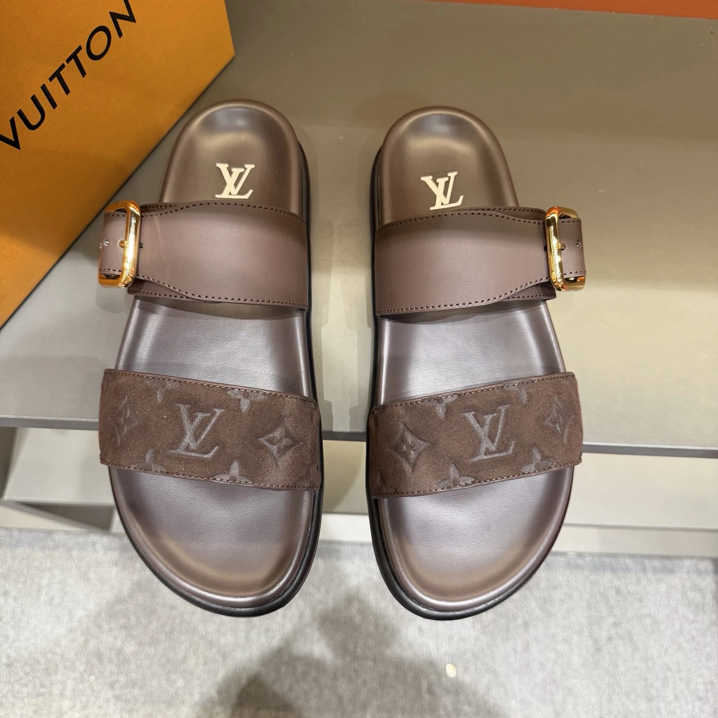 Louis Vuitton Slippers — 328c4aa8