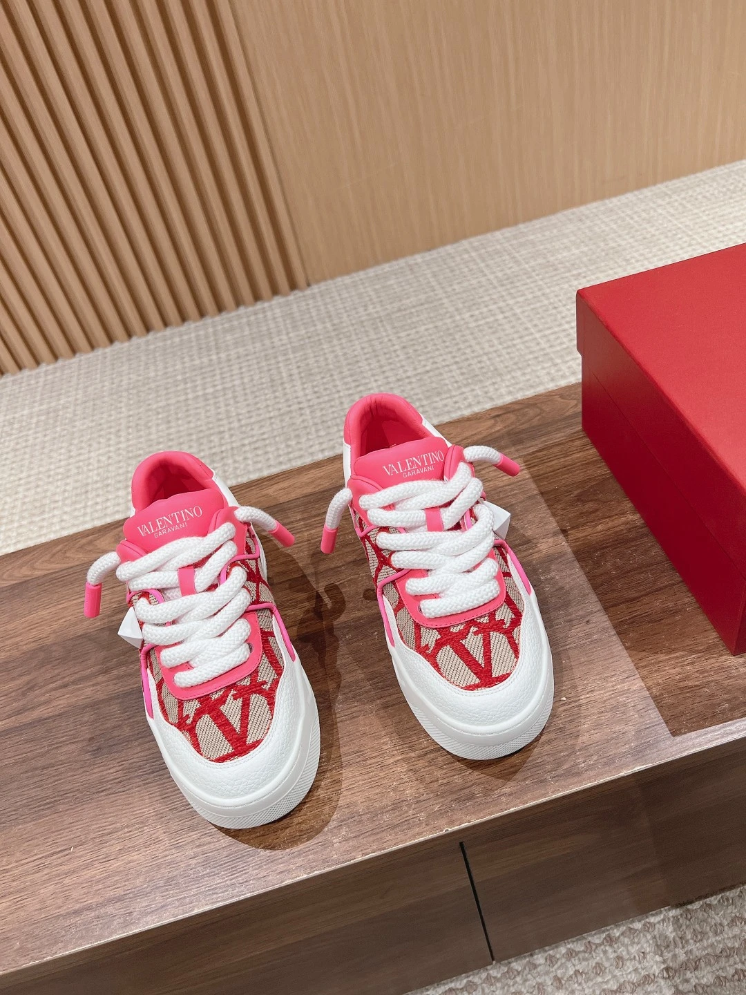 Valentino Sneakers — 11f7ac4a