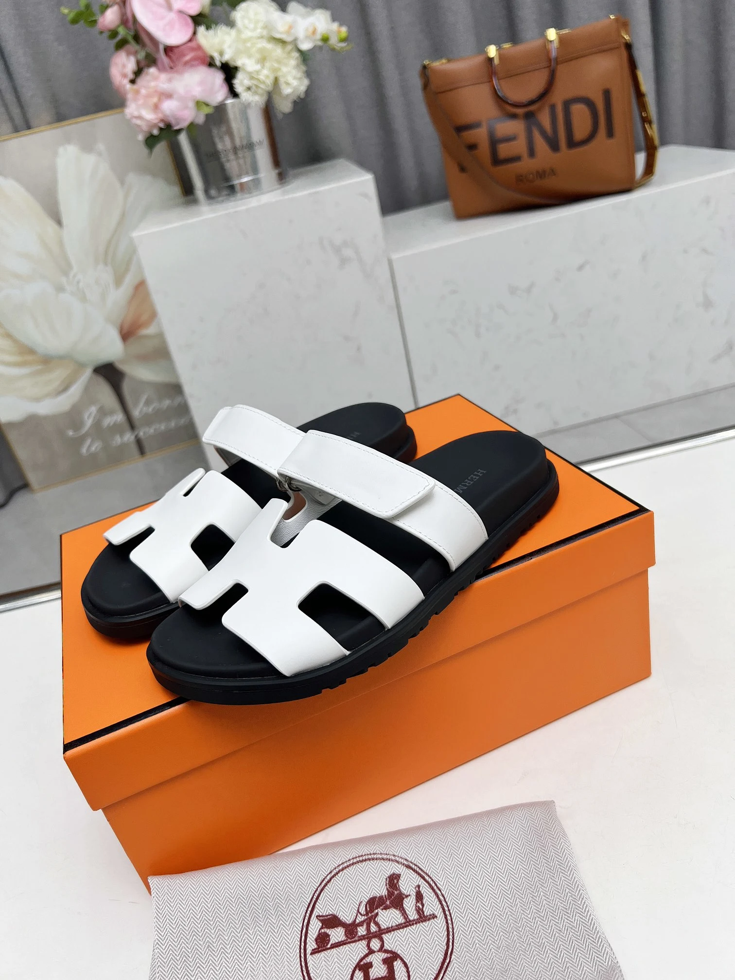 Hermès Slippers — 2e49eed4