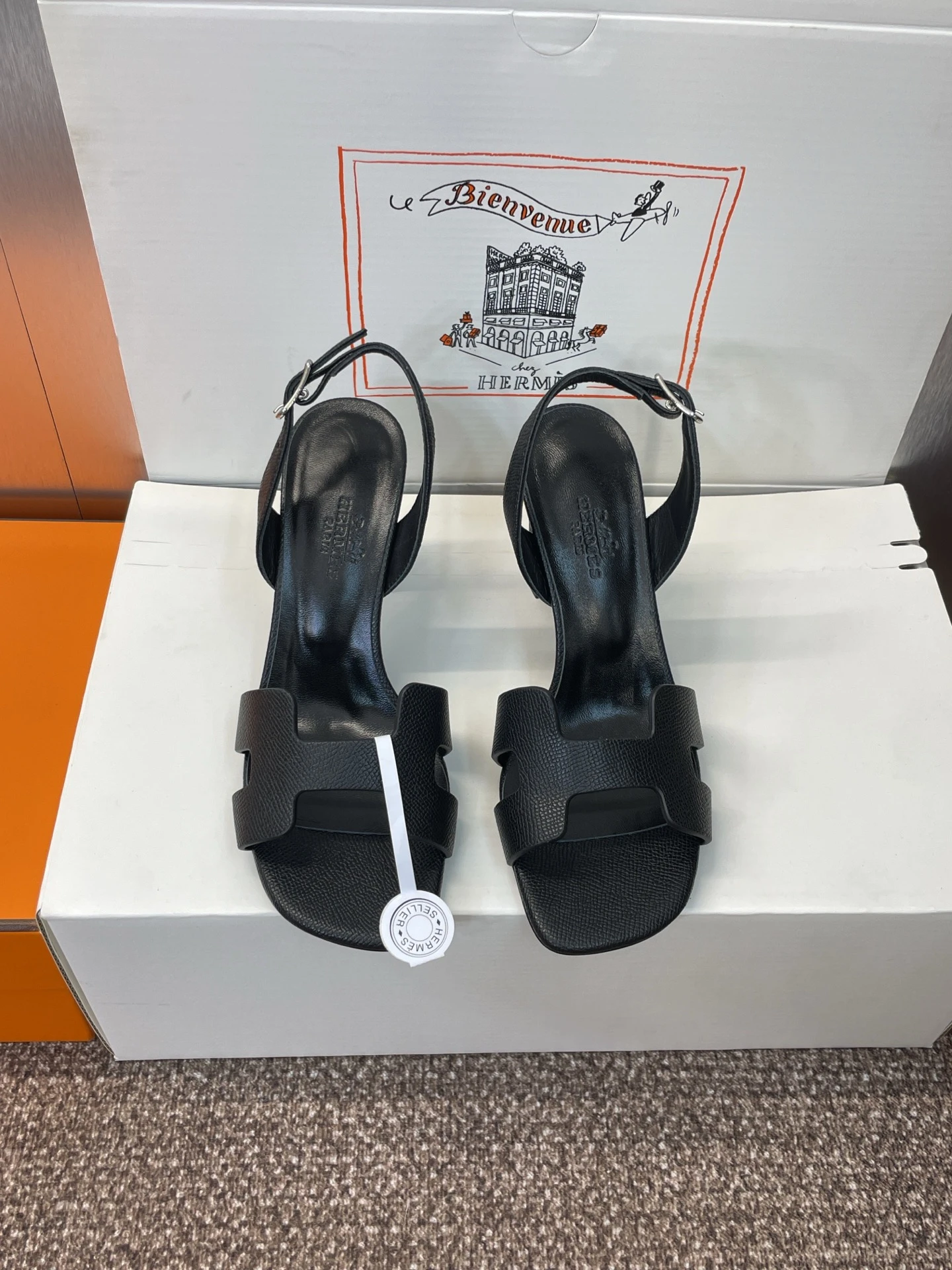 Hermès Sandals — 02028a41
