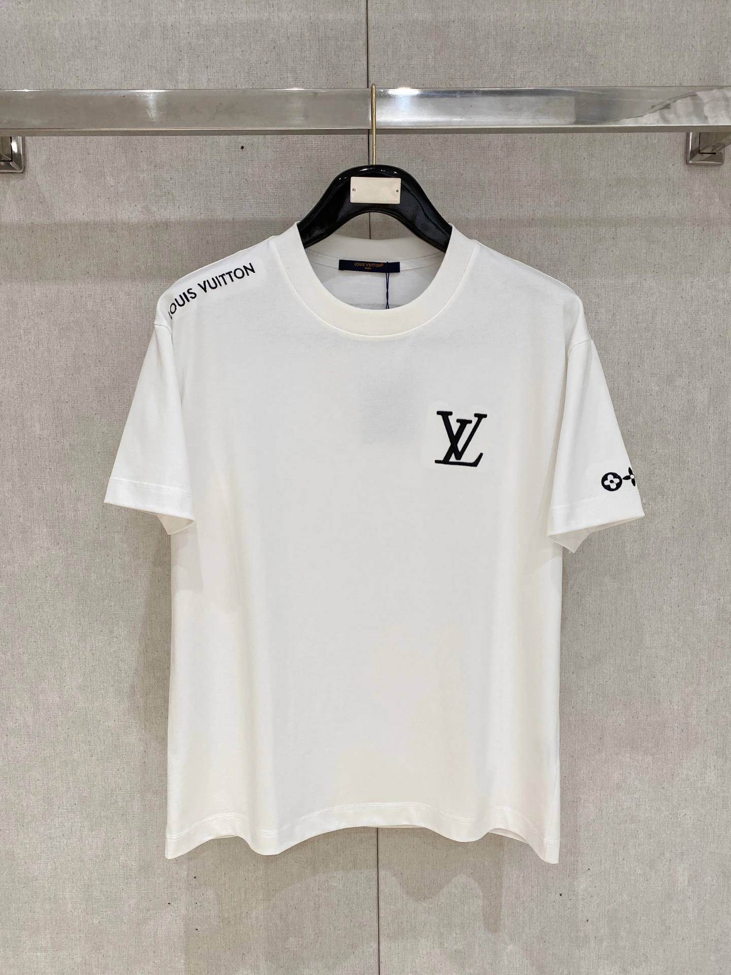 Louis Vuitton T-Shirt — e27c5a5b