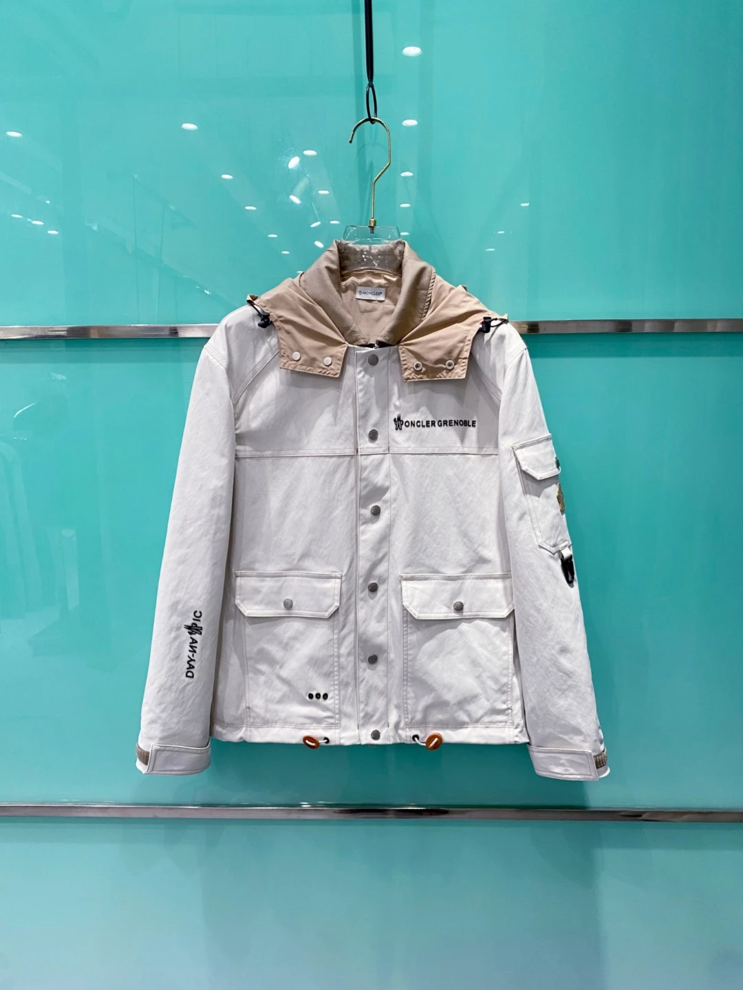 Moncler Jackets — 01de8b5f