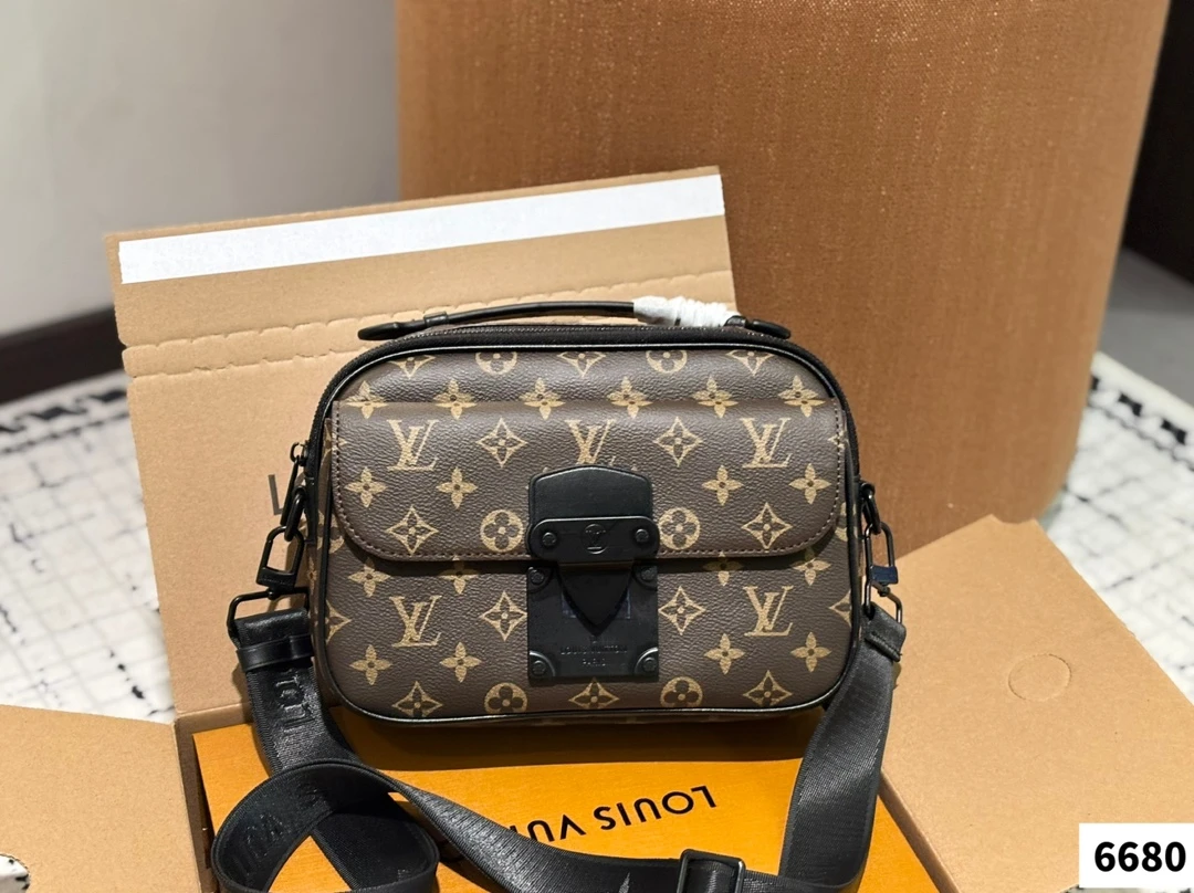 Louis Vuitton Bag — ce5a154b