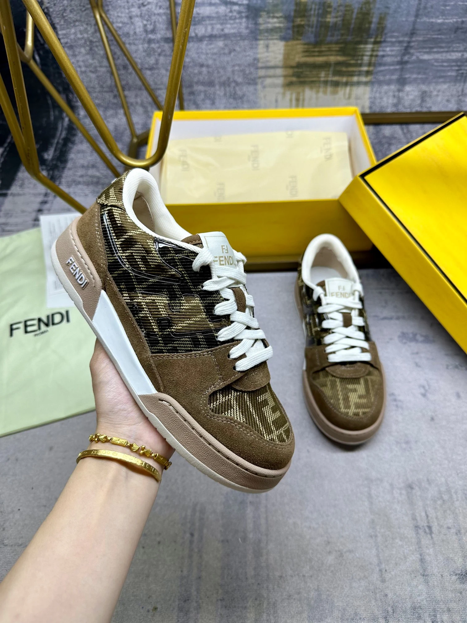 Fendi Sneakers — f5be690e