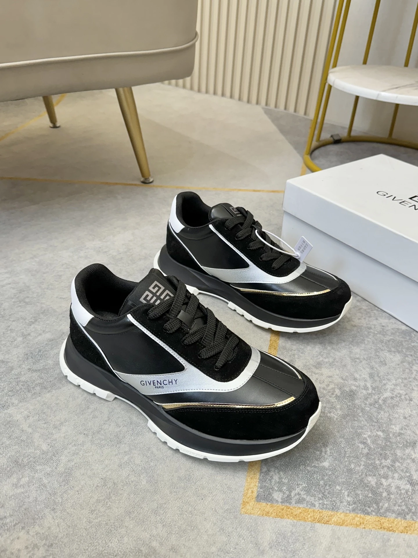 Givenchy Sneakers — 1858335d
