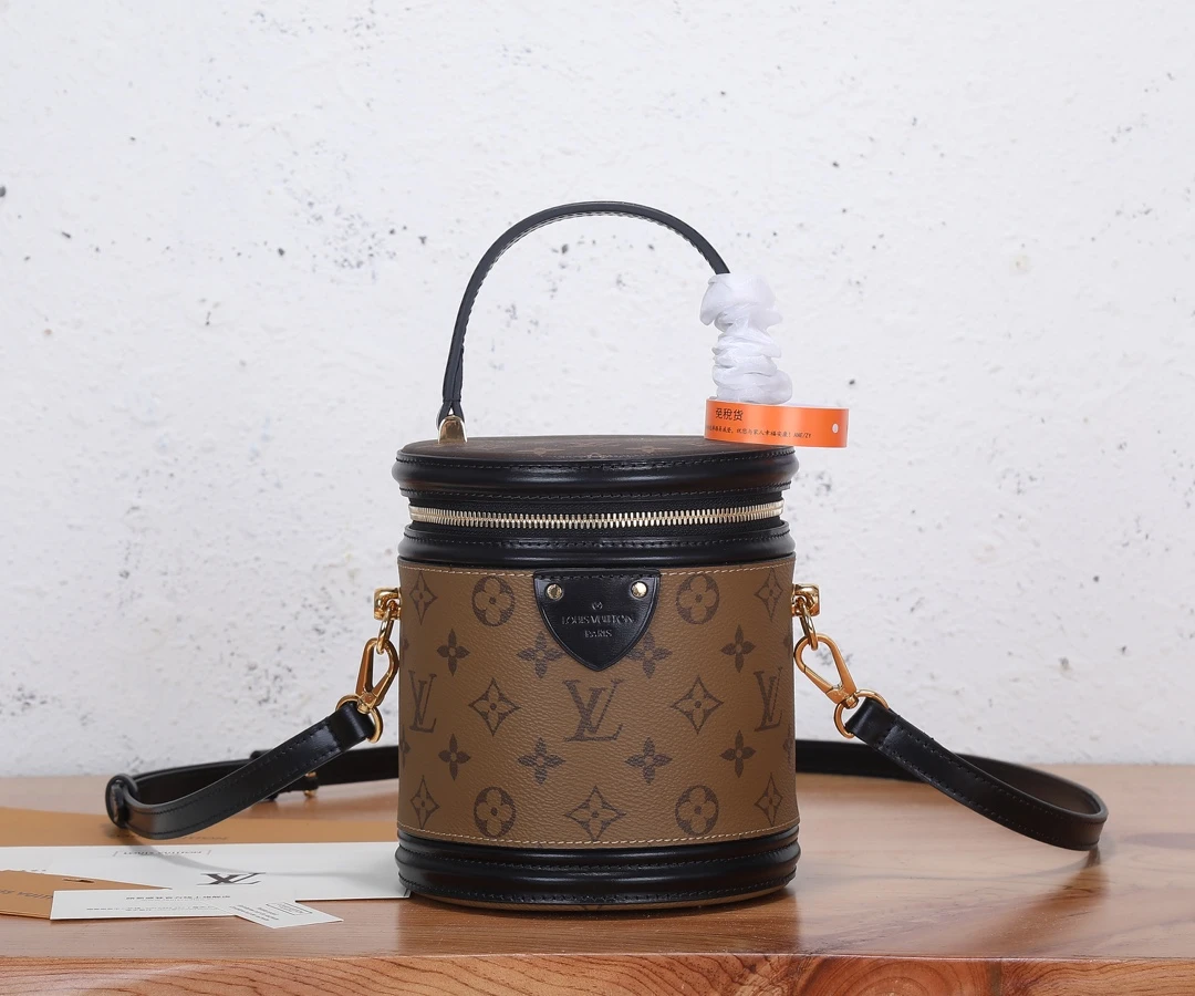 Louis Vuitton Bag — dc7f1908