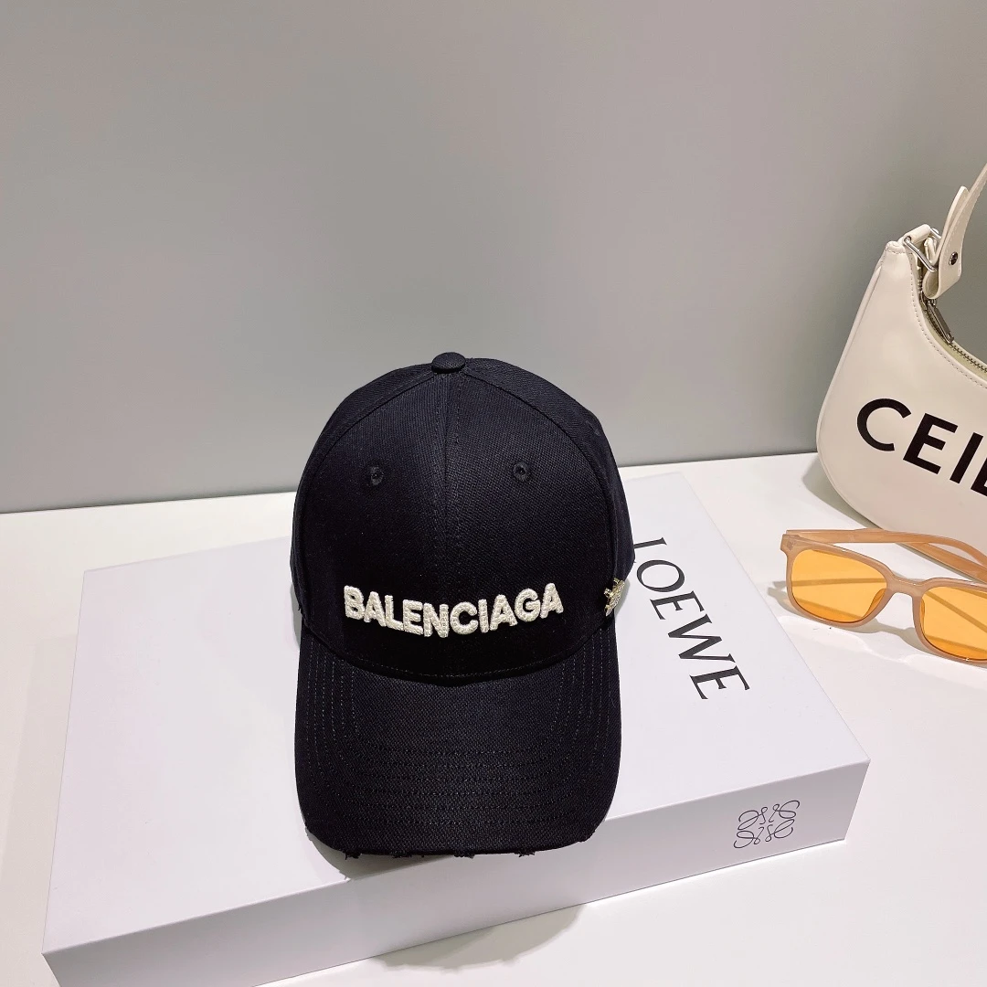 Balenciaga Hat — 245f470a