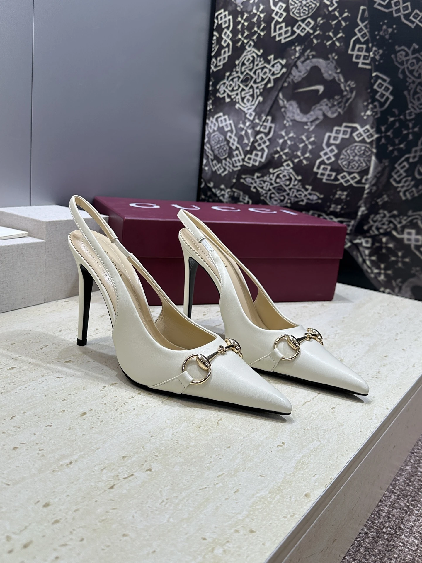 Gucci Sandals — f56dc307