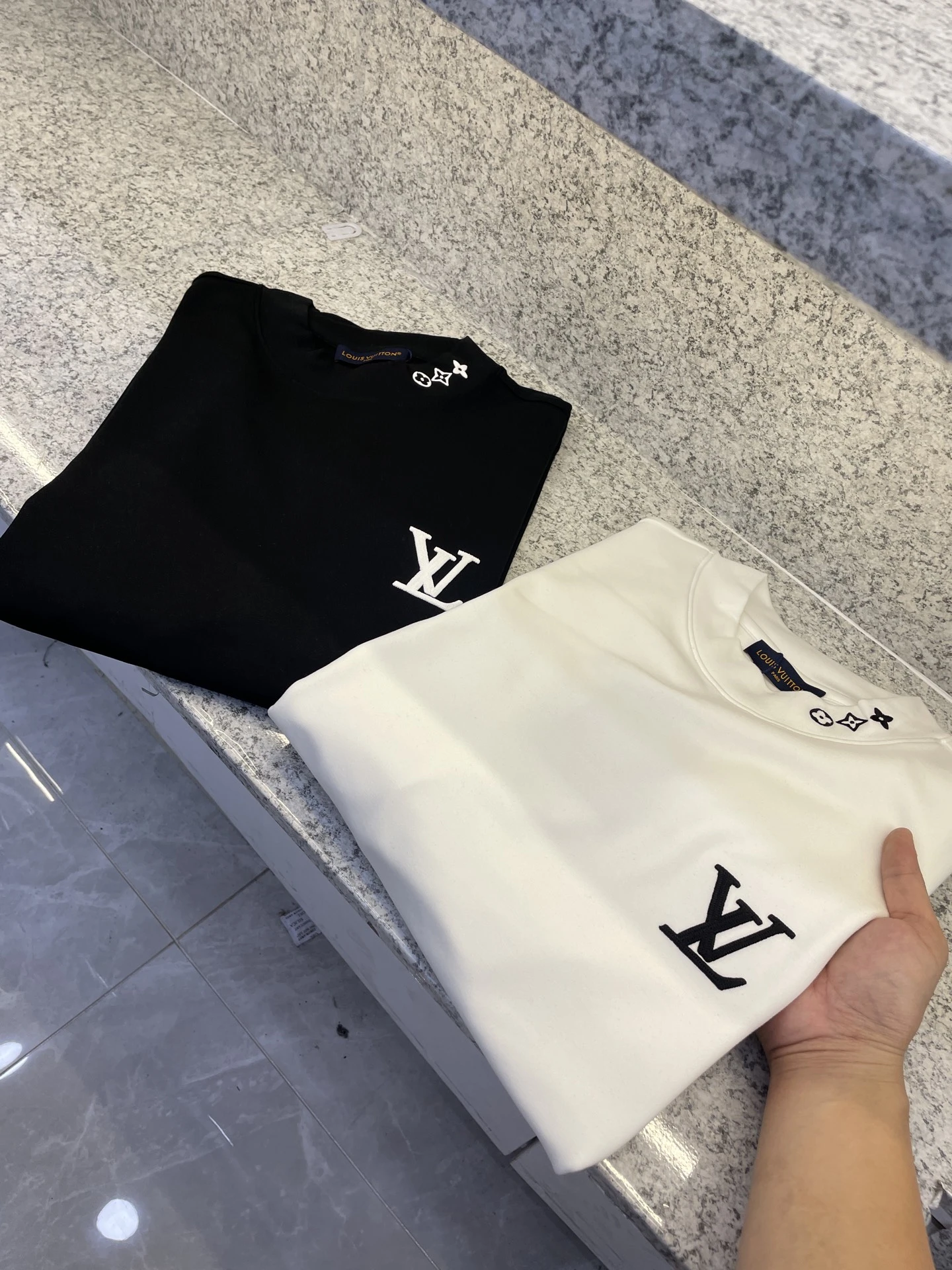 Louis Vuitton T-Shirt — 6179879d