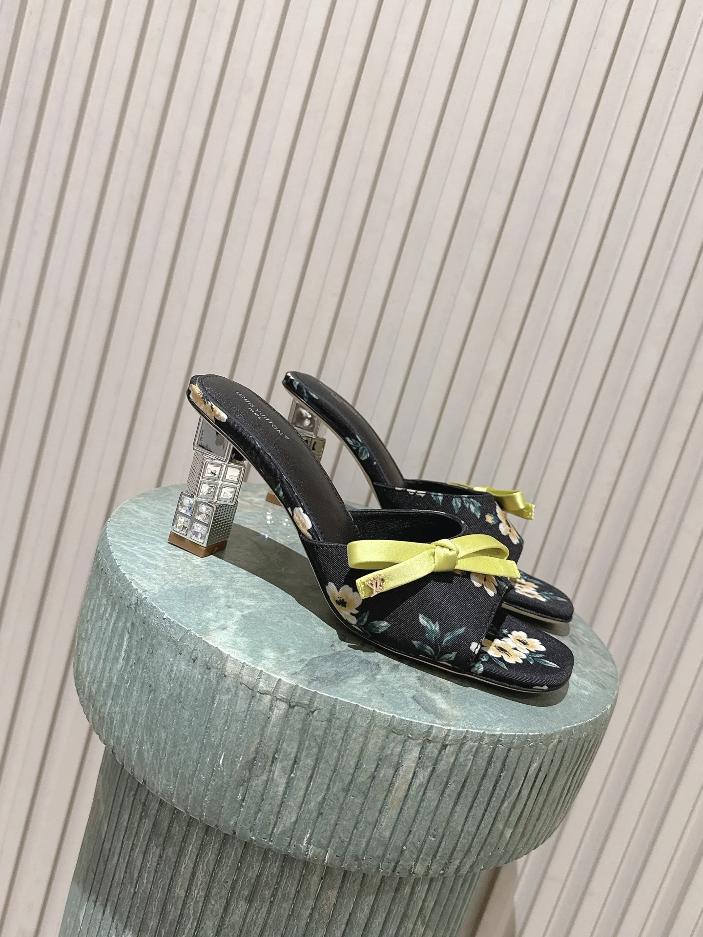 Louis Vuitton Sandals — 030fa583