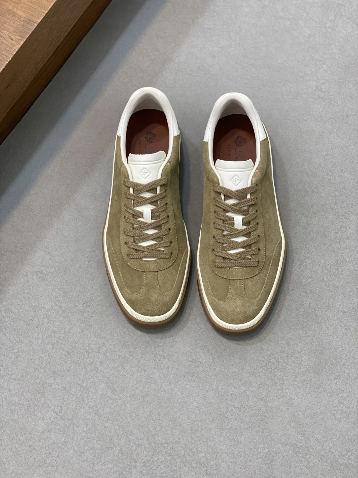 Loro Piana Sneakers — 526373bd