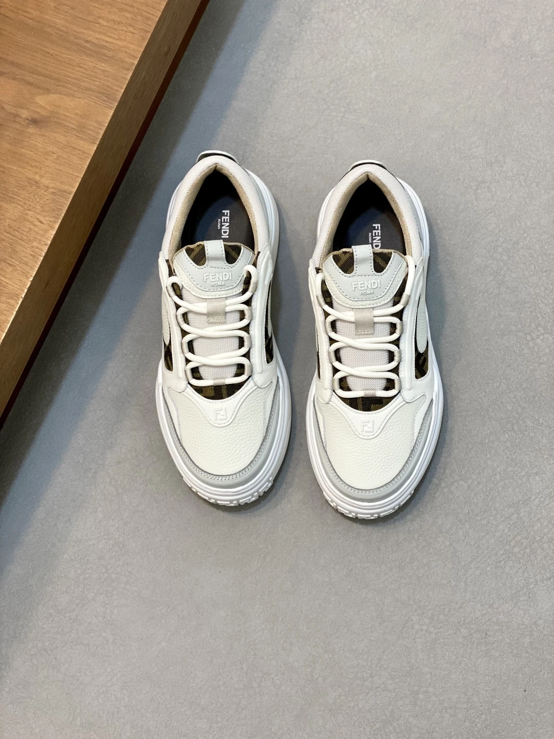 Fendi Sneakers — 4c563cb5
