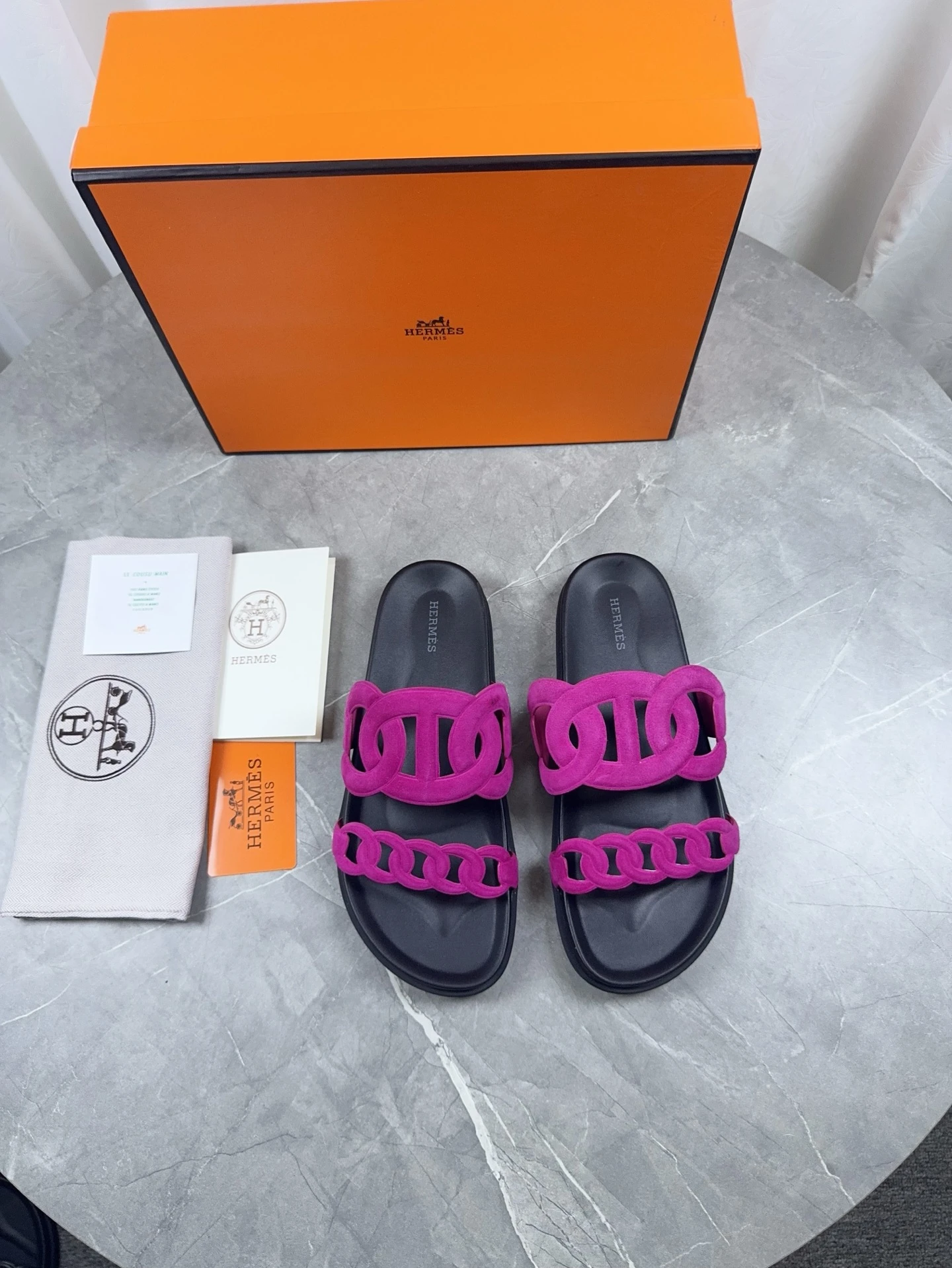 Hermès Slippers — 4c12e309