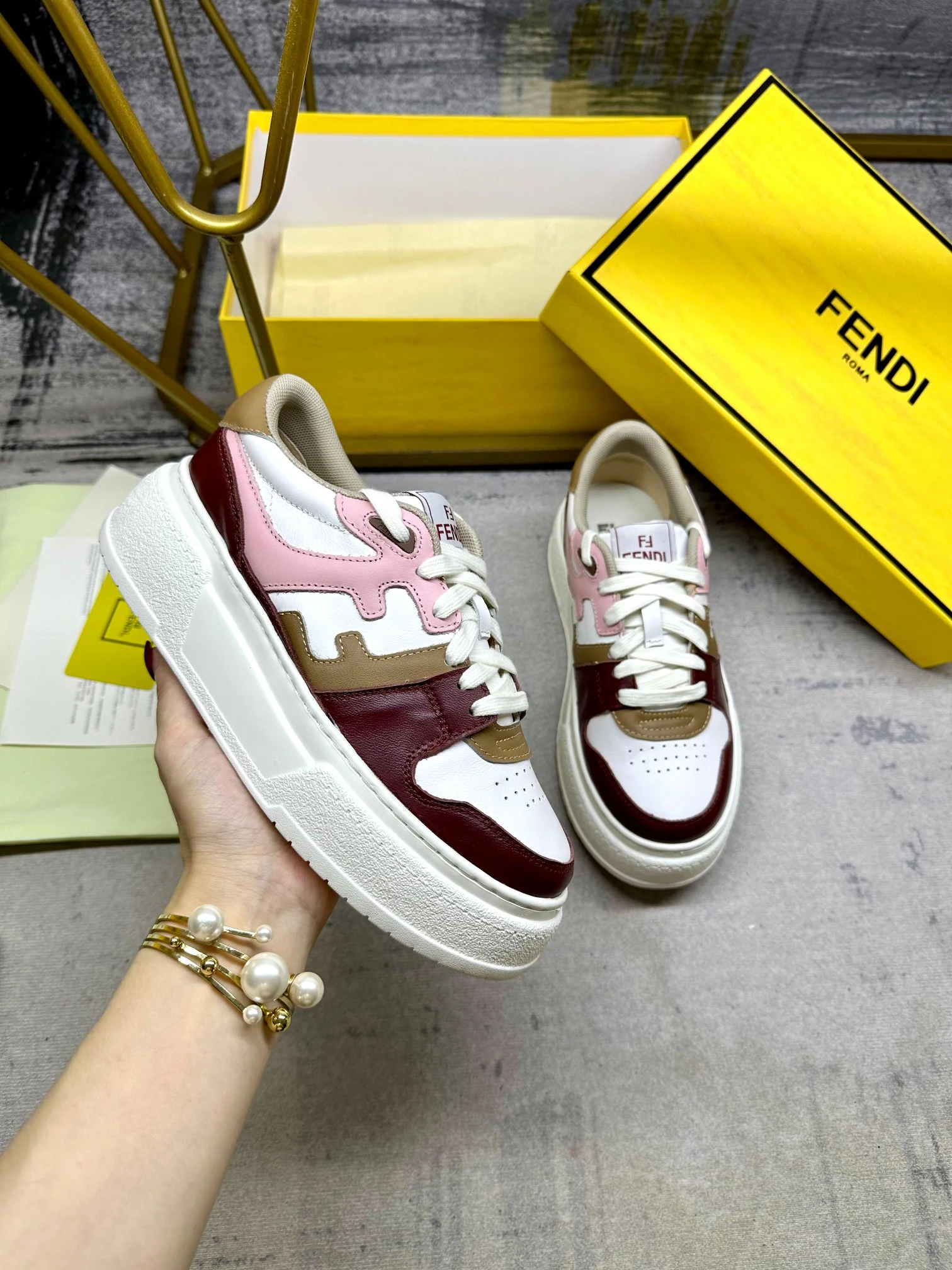 Fendi Sneakers — f630e080