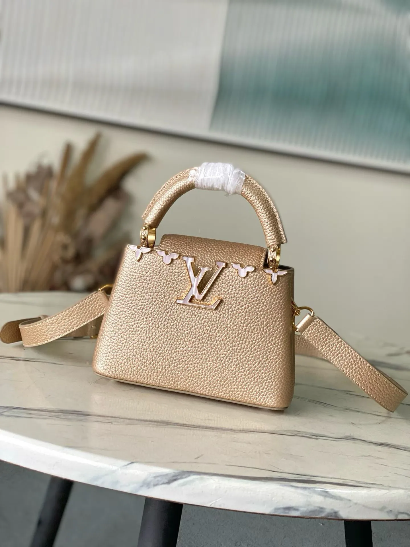 Louis Vuitton Bag — dfcd91f0