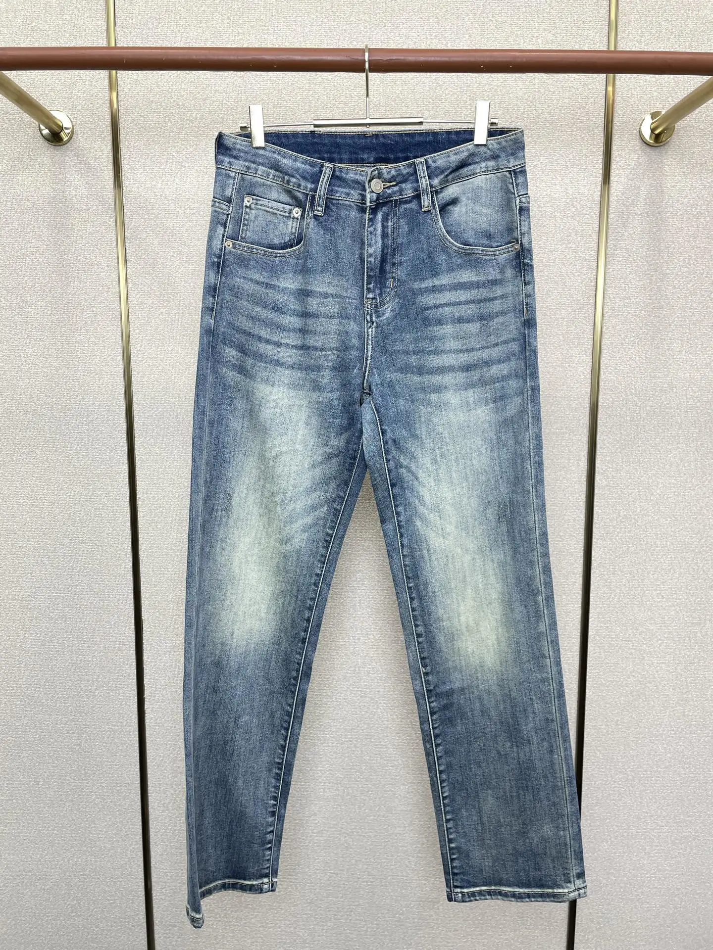 Louis Vuitton Jeans — a2ab2d74