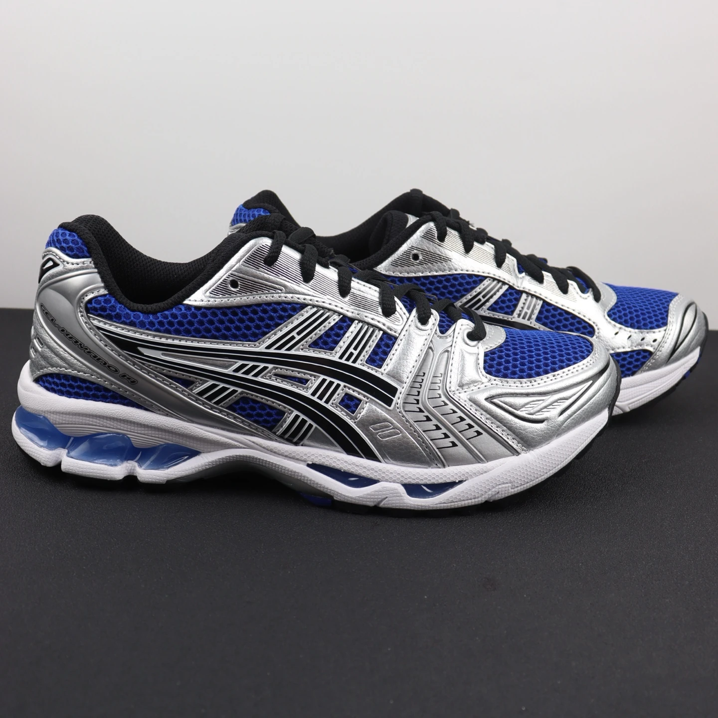 Asics Shoes — 77414b89