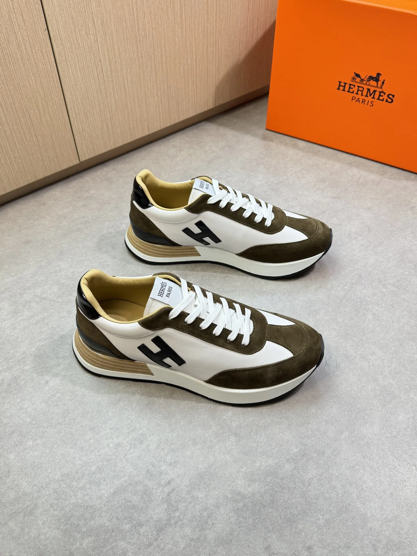 Hermès Sneakers — eb55230e
