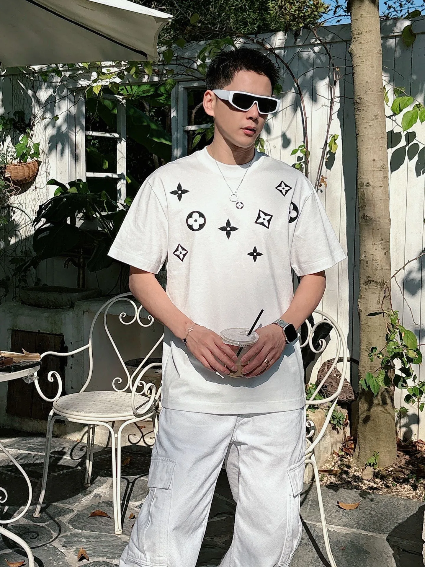 Louis Vuitton T-Shirt — f0813d4b