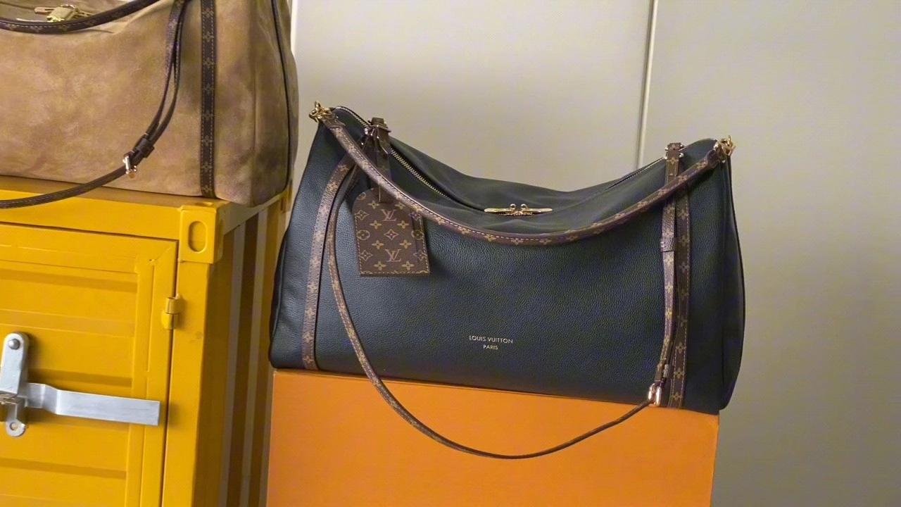Louis Vuitton Bag — c0f61250
