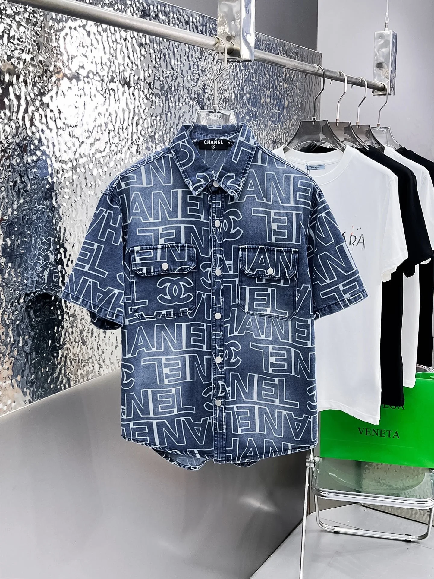 Chanel T-Shirt — 87f13cdb