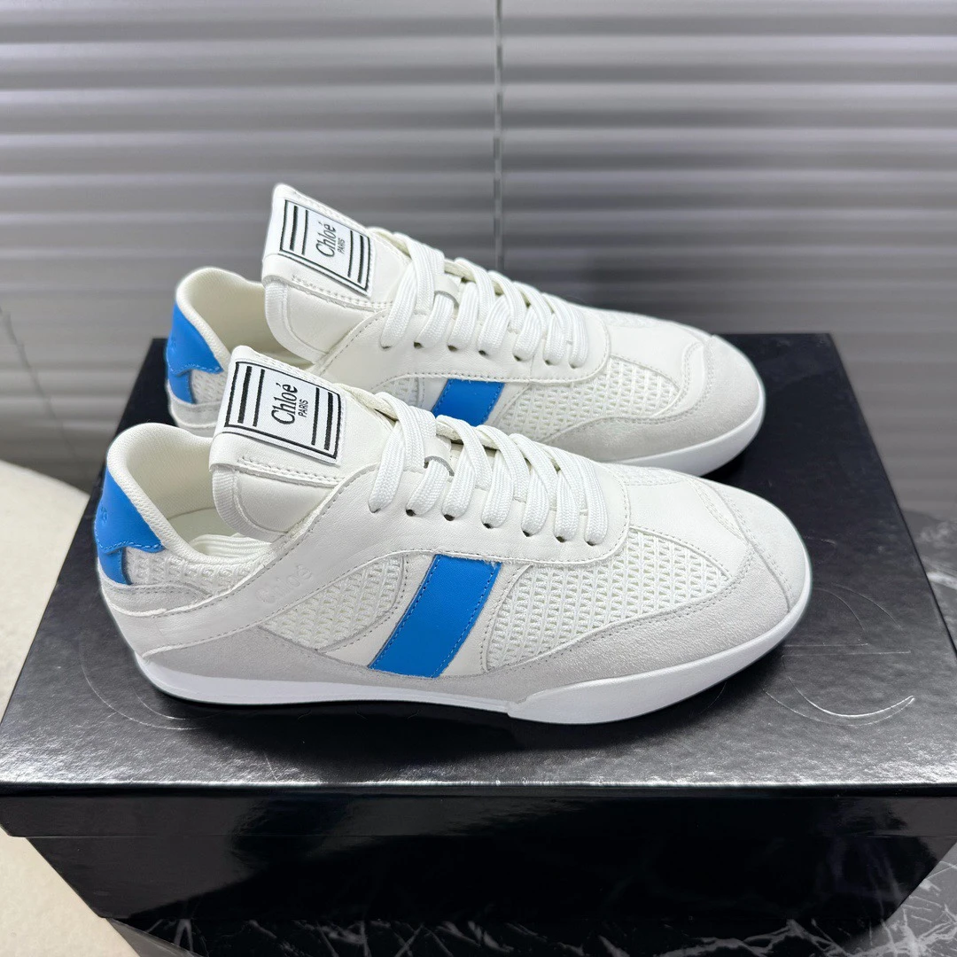 Sneakers — e3b71ac2