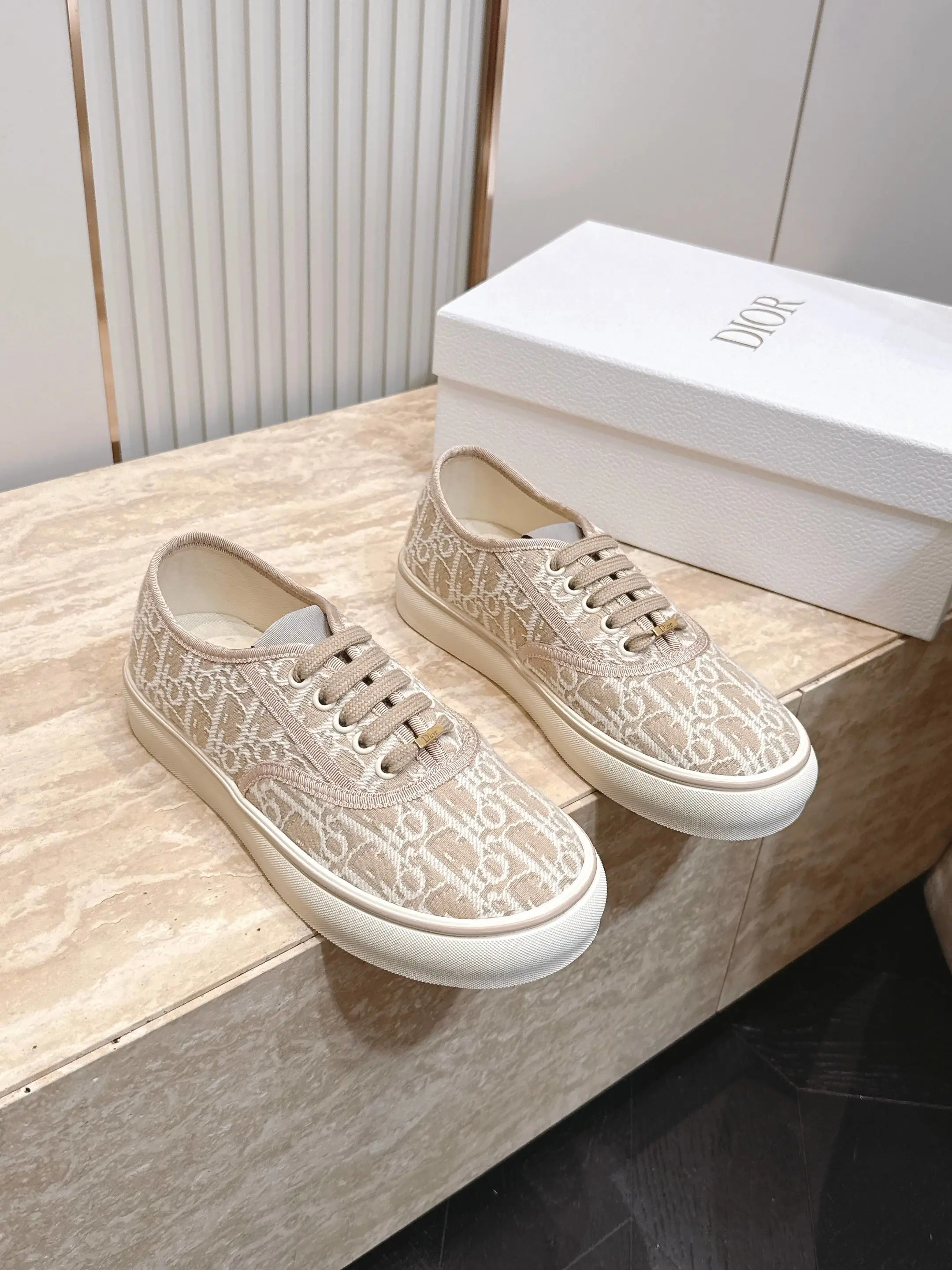 Dior Sneakers — 4b52bd9b