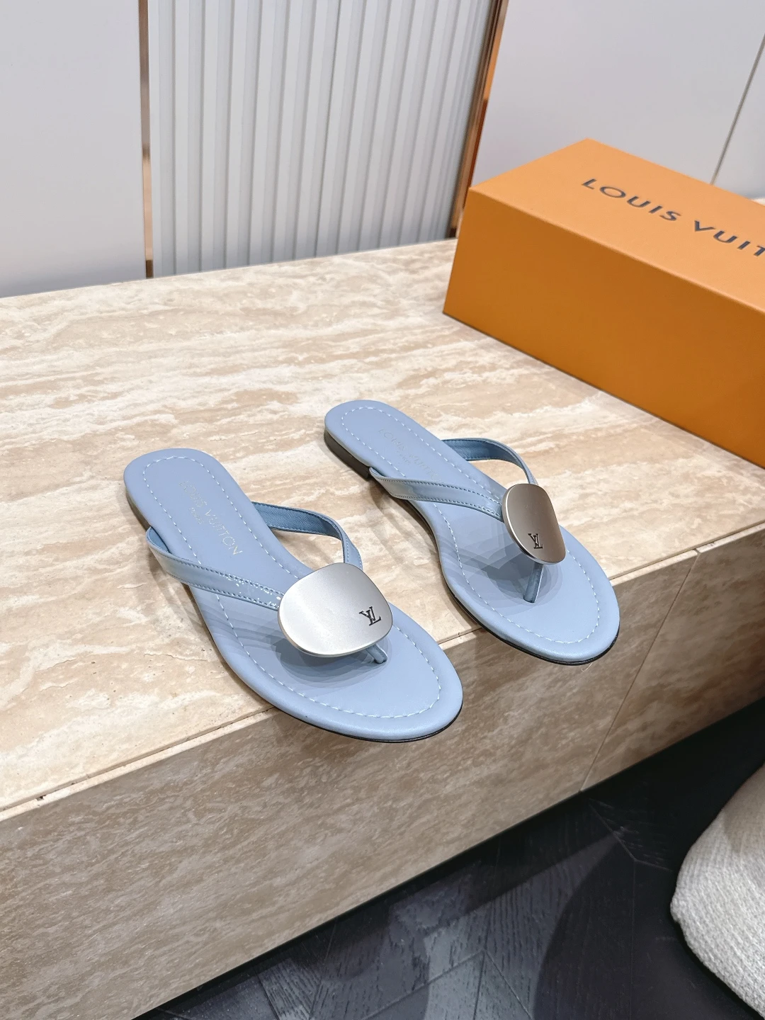 Louis Vuitton Slippers — 0d3213e7
