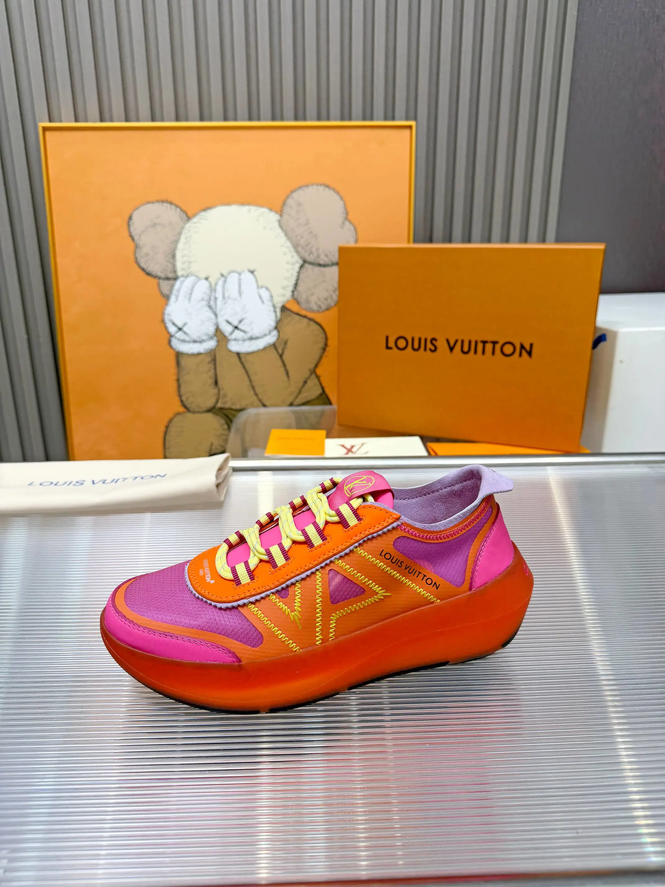 Louis Vuitton Sneakers — fa52d40a