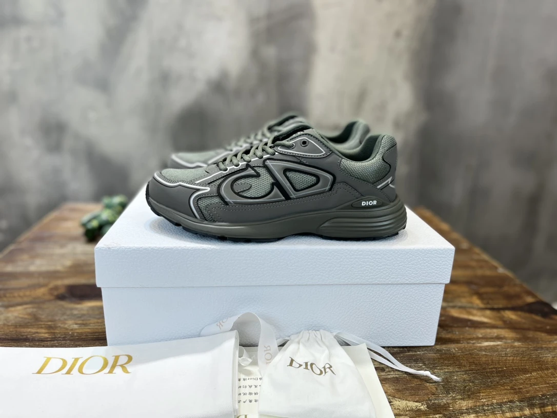 Dior Sneakers — 831189cb