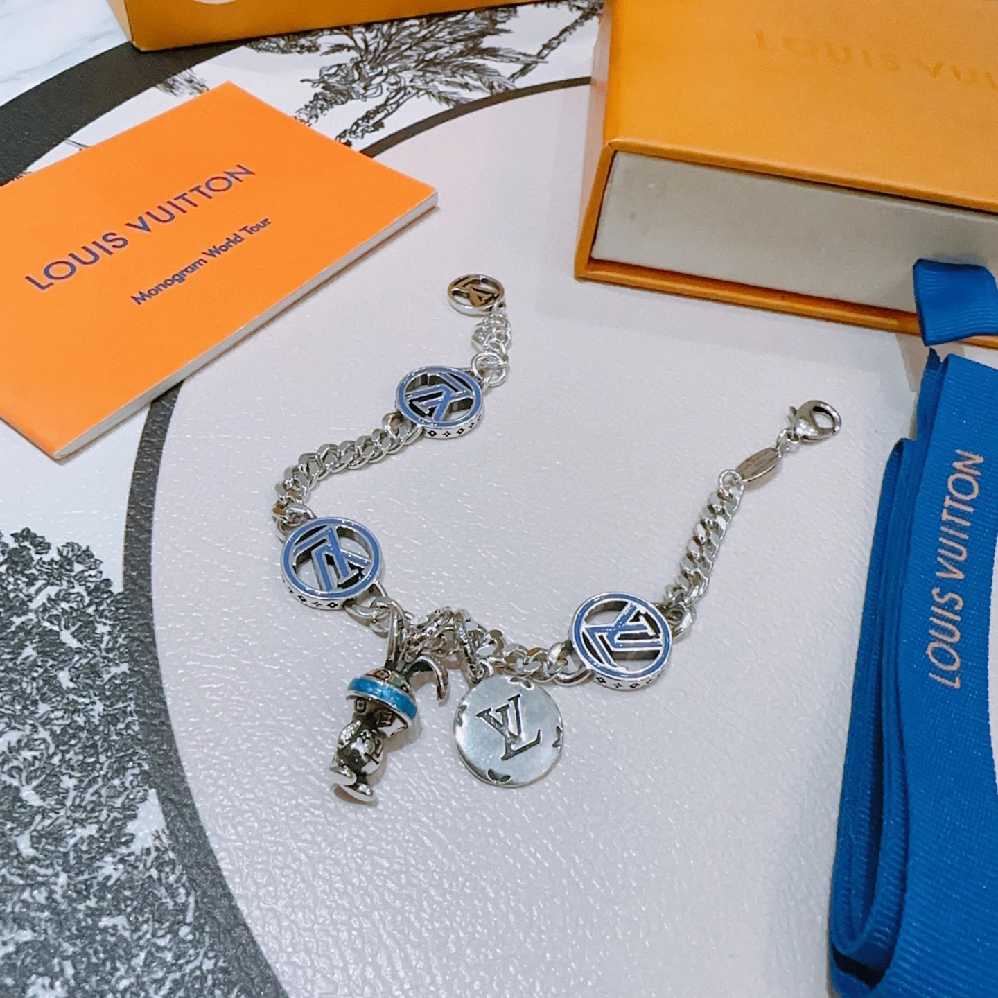 Louis Vuitton Bracelets — 63f1403d