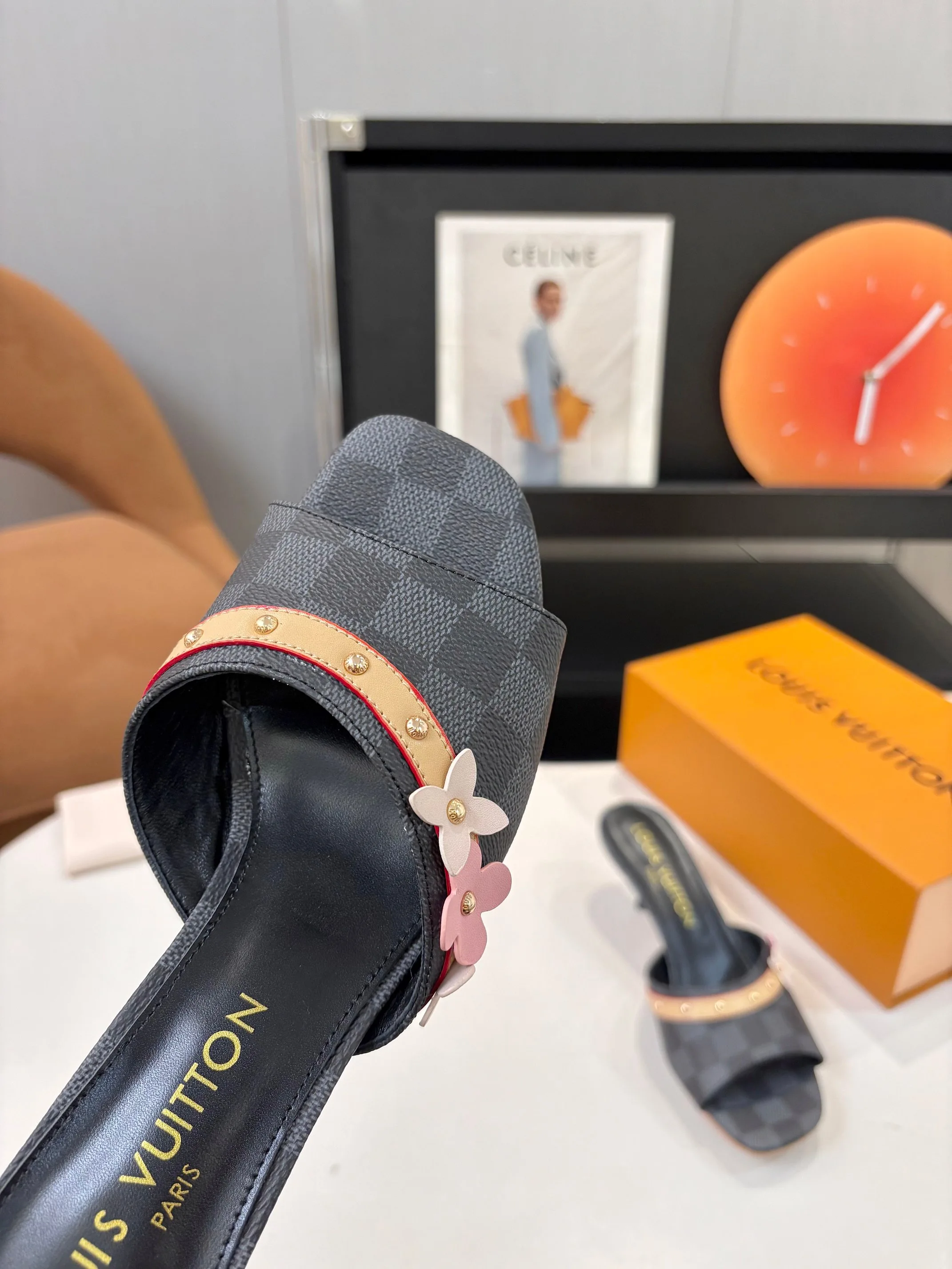 Louis Vuitton Slippers — ceeb6257