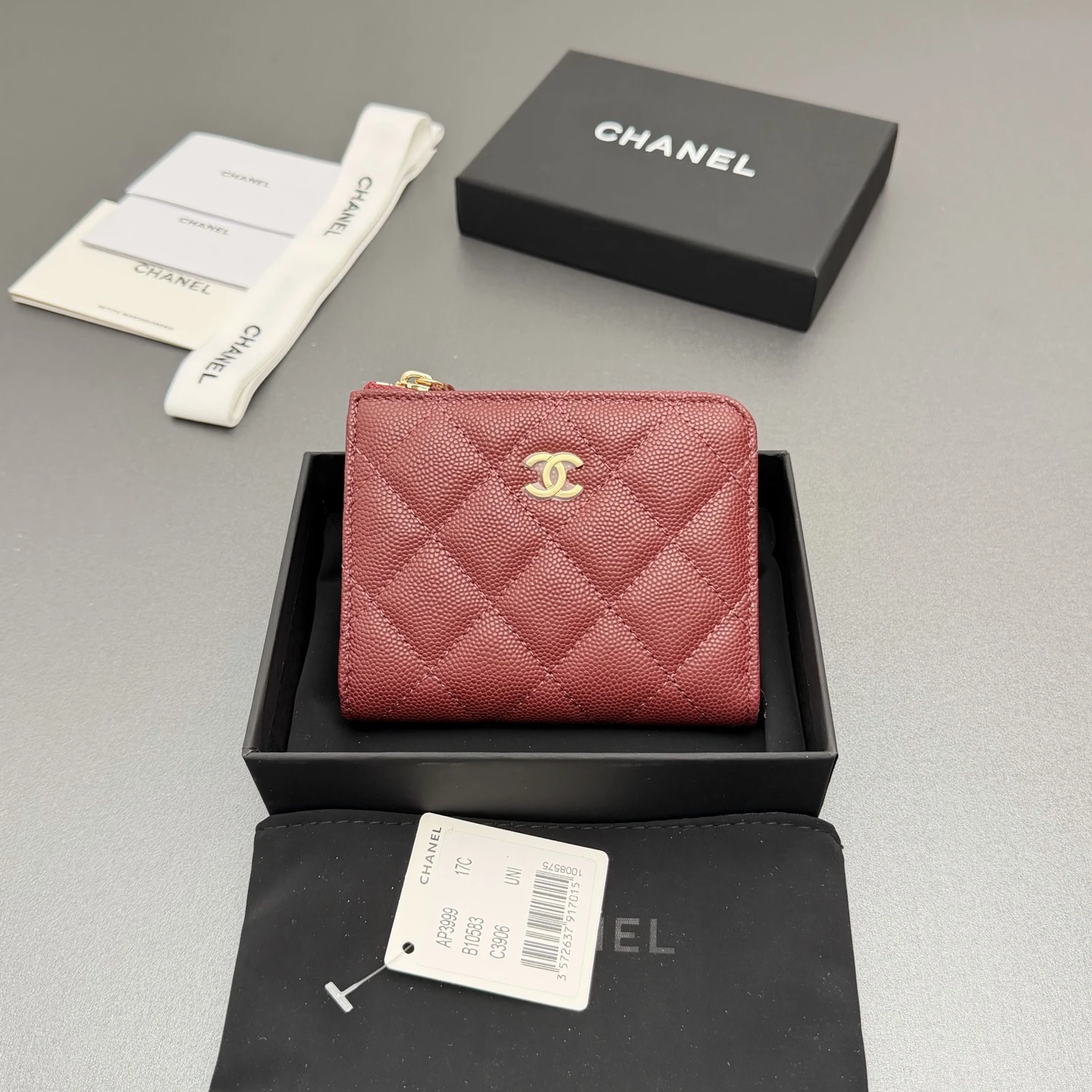 Wallets — 70d7471e