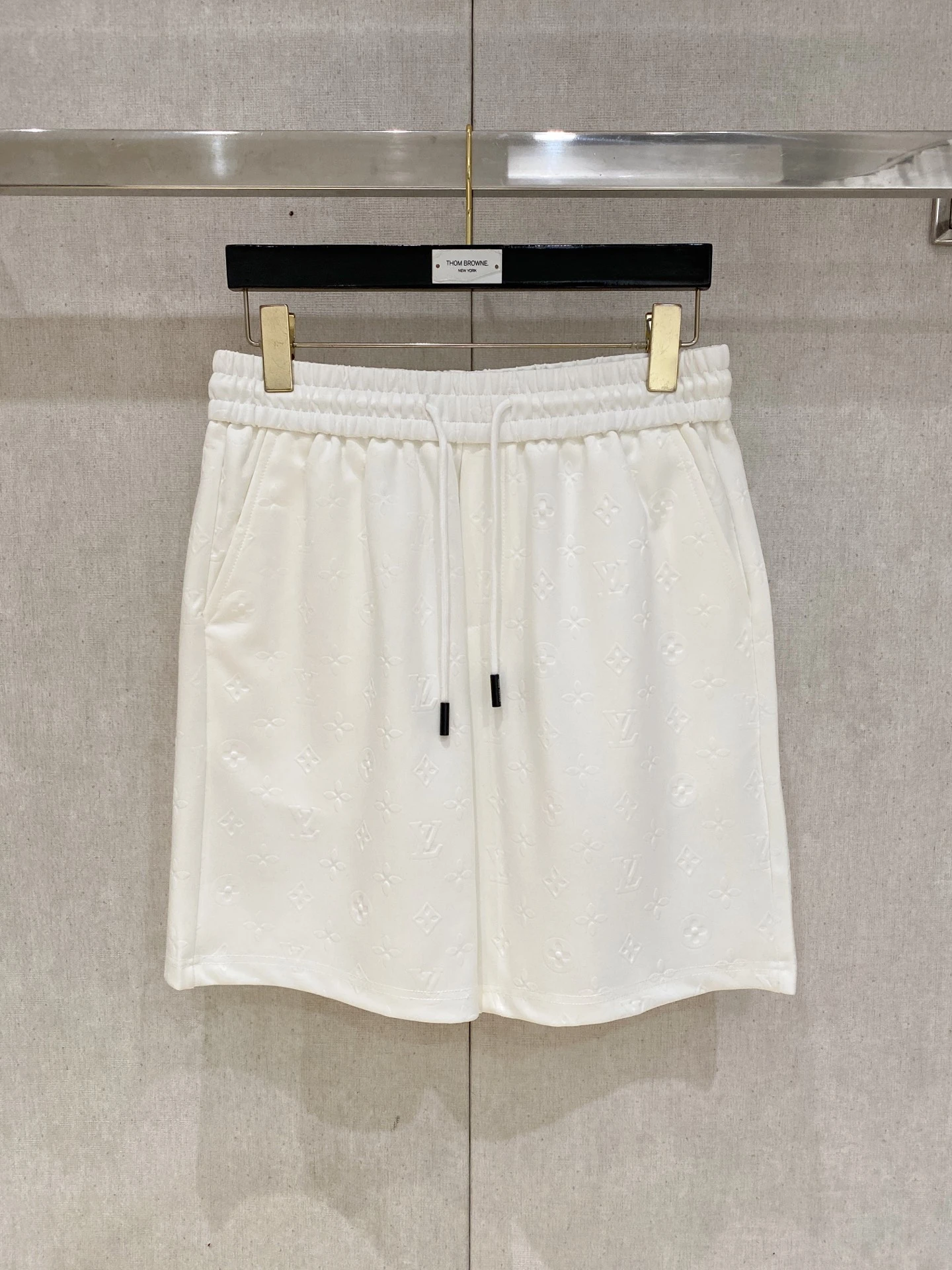 Louis Vuitton Shorts — 43991b03