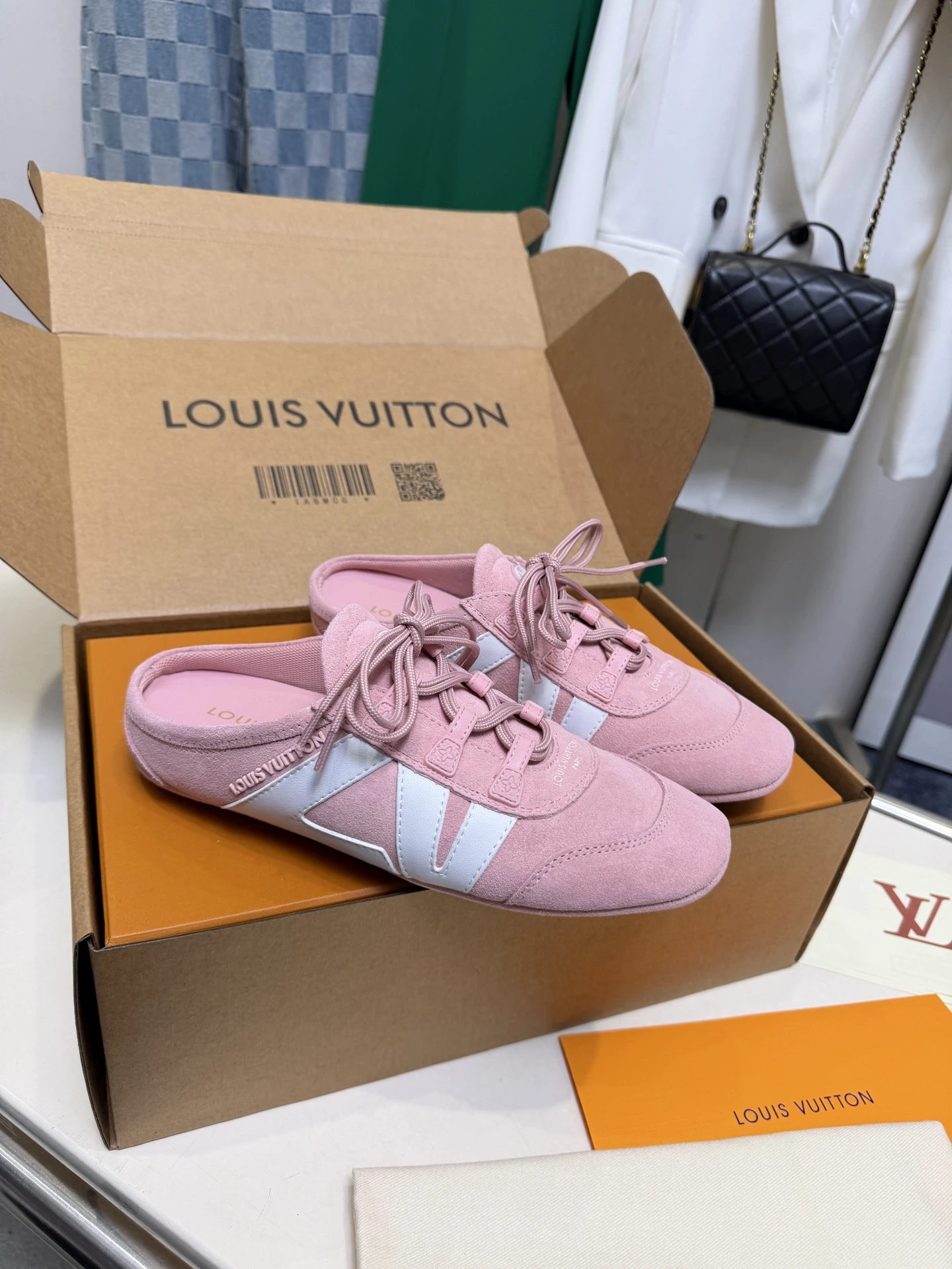 Louis Vuitton Sneakers — 957d2833