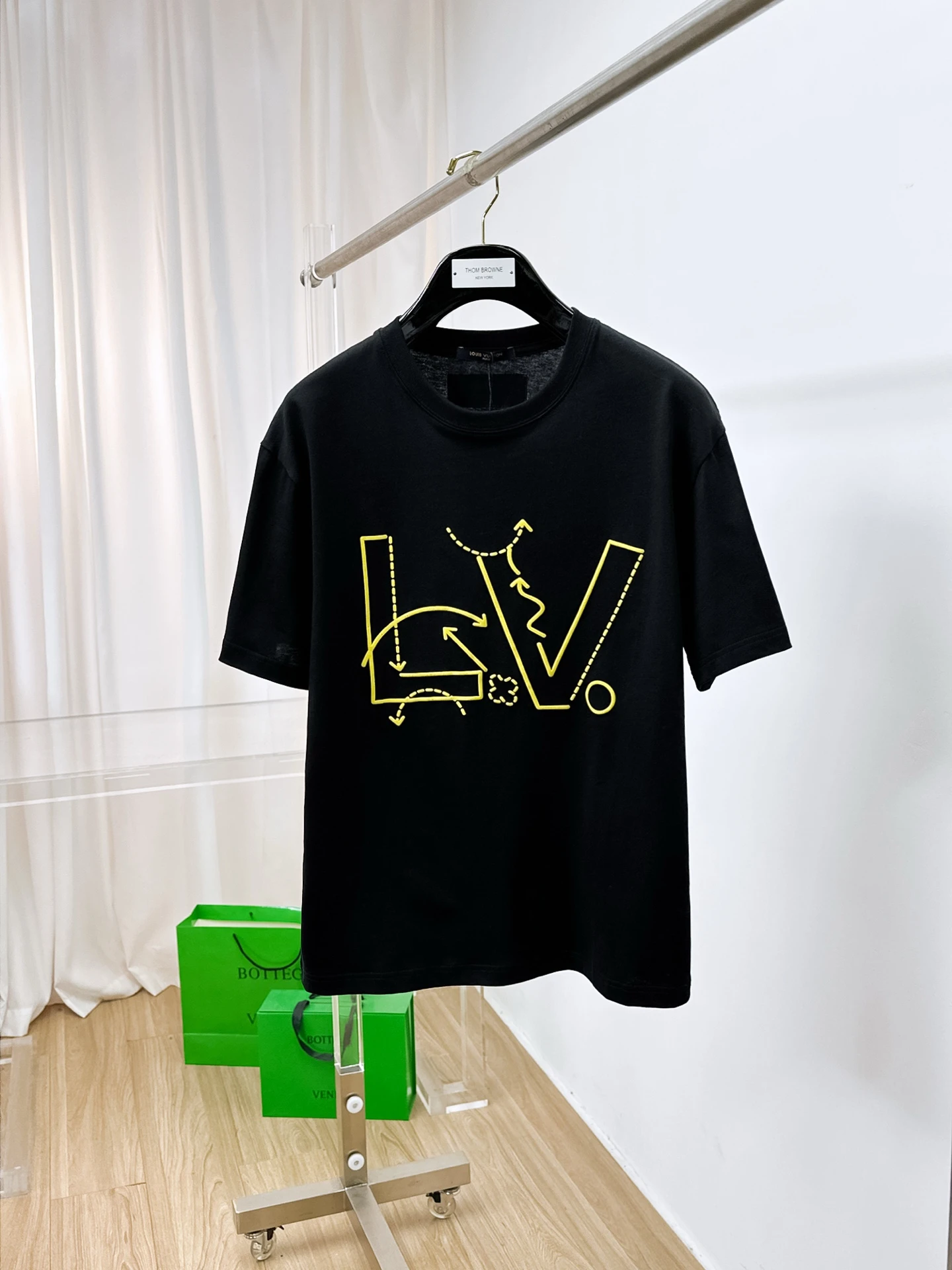 Louis Vuitton T-Shirt — d7b65cb3