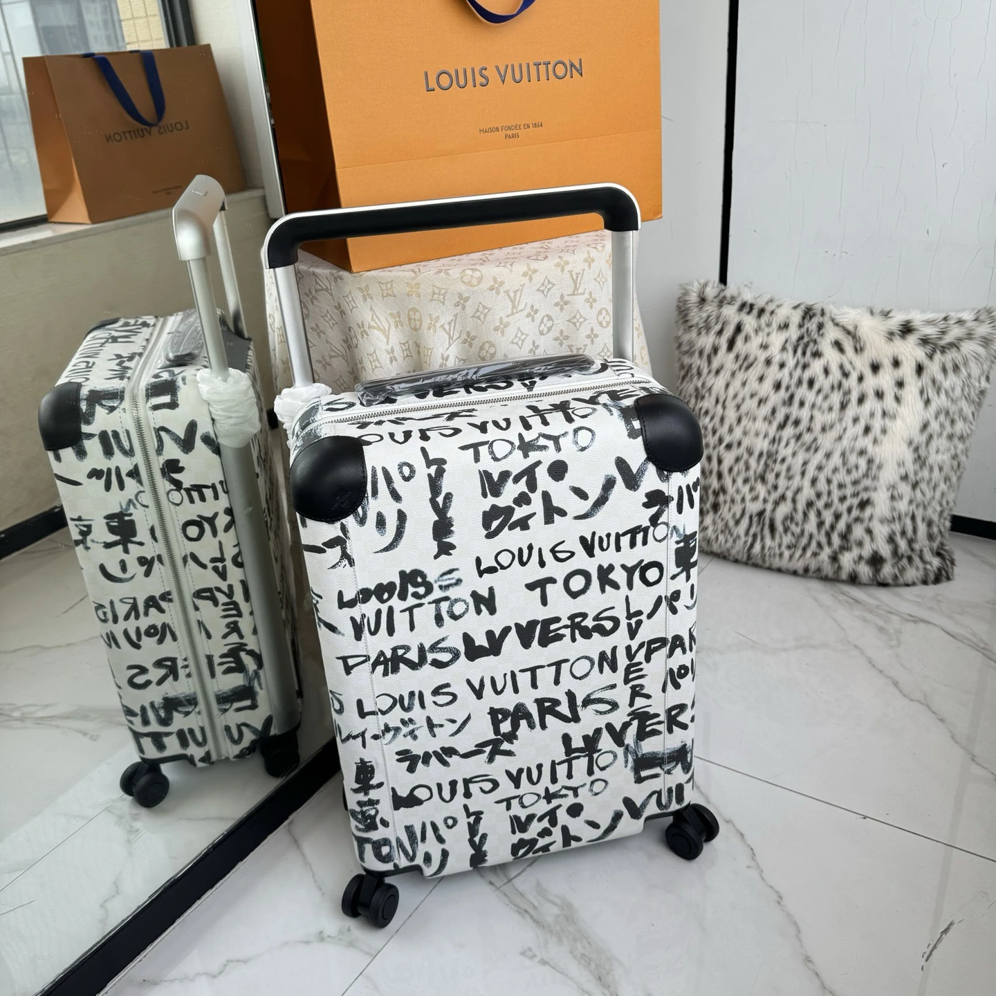 Luggage — 8562e906