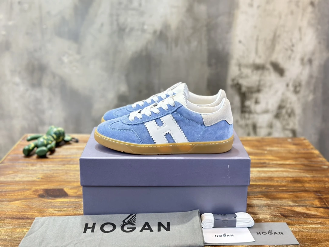Sneakers — 50b60a4c