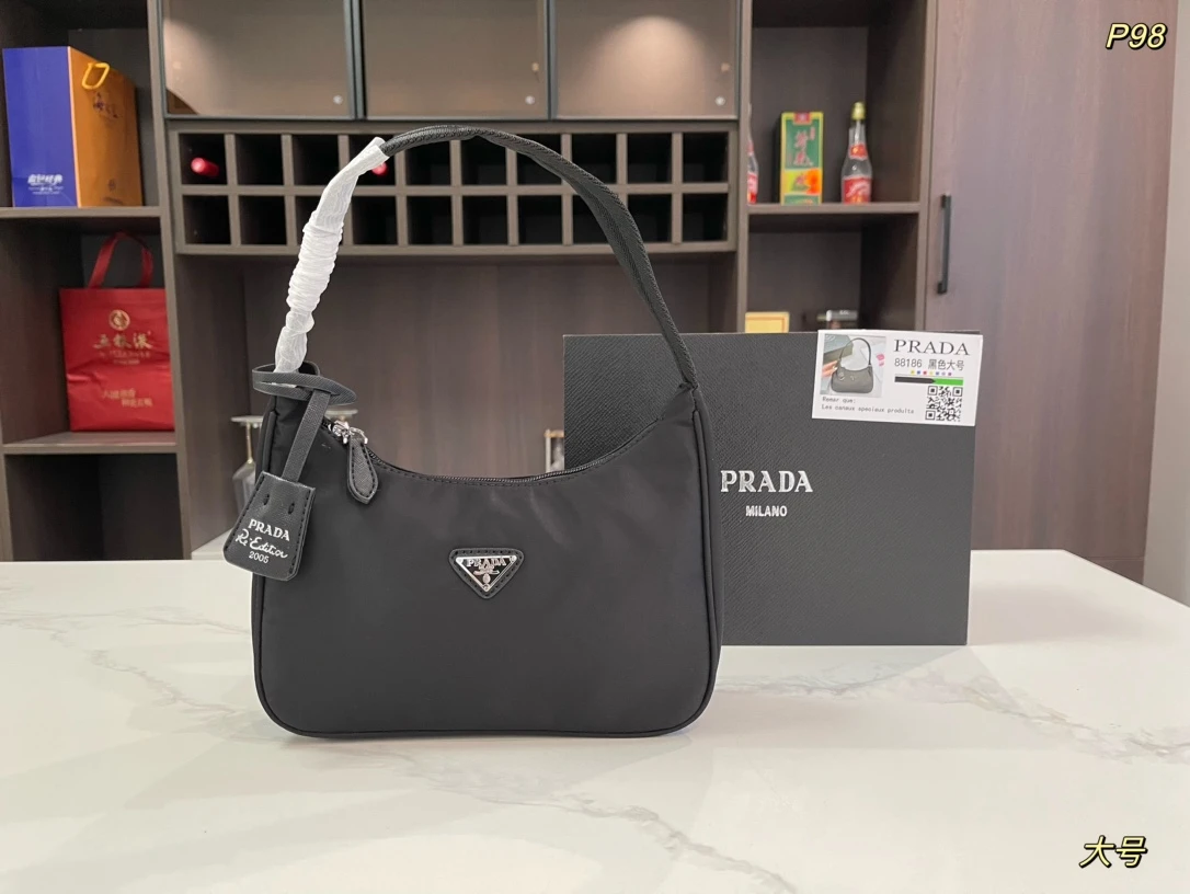 Prada Bag — ac17771e
