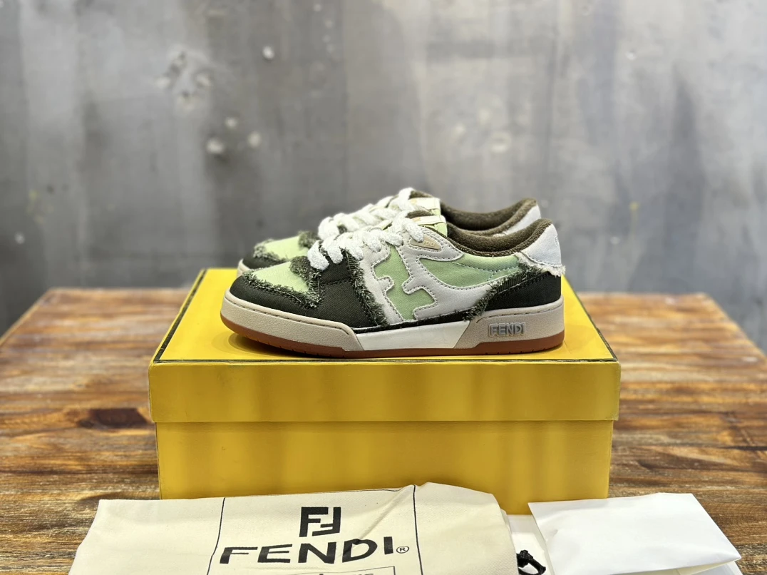 Fendi Sneakers — 207acab0