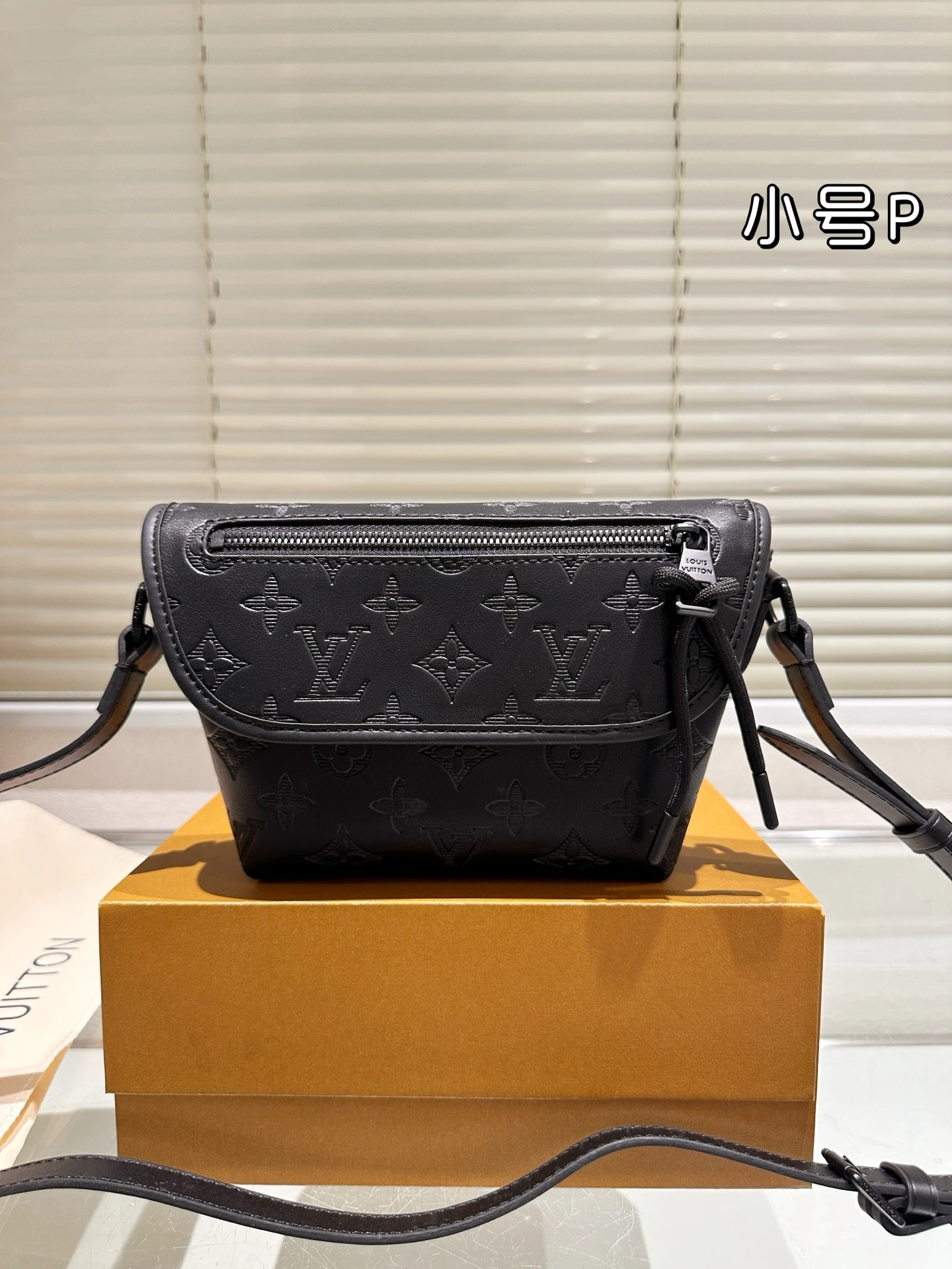 Louis Vuitton Bag — 4ac649eb