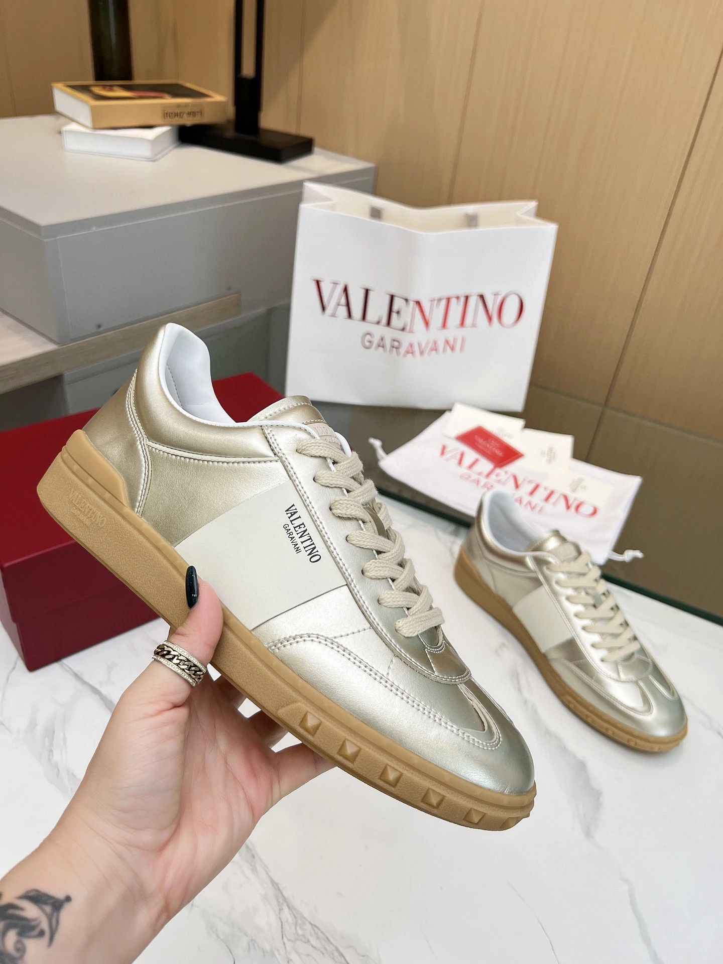 Valentino Sneakers — 70bdb6b1