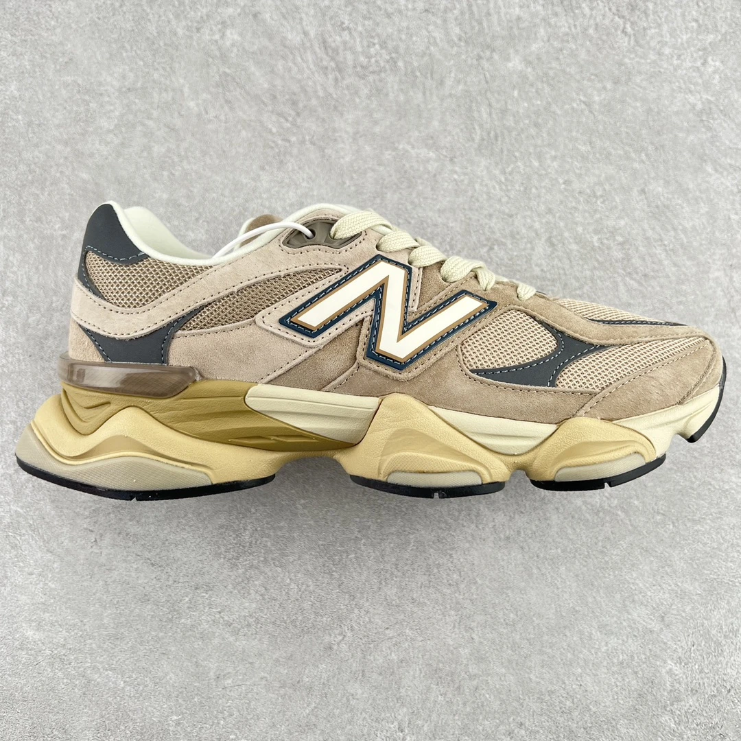 New Balance Sneakers — cd9c44b4