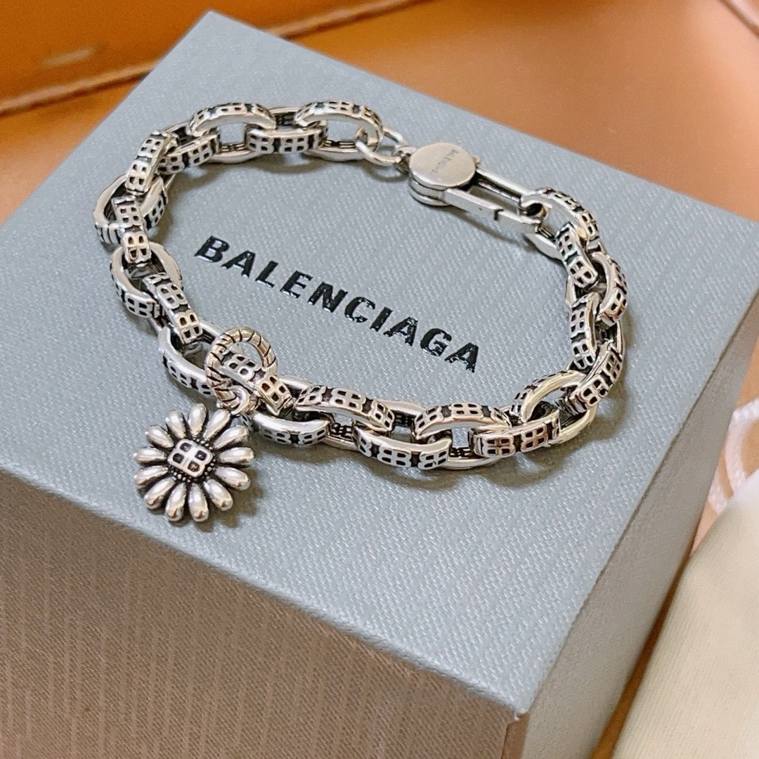 Balenciaga Jewellery — b5a25b1a