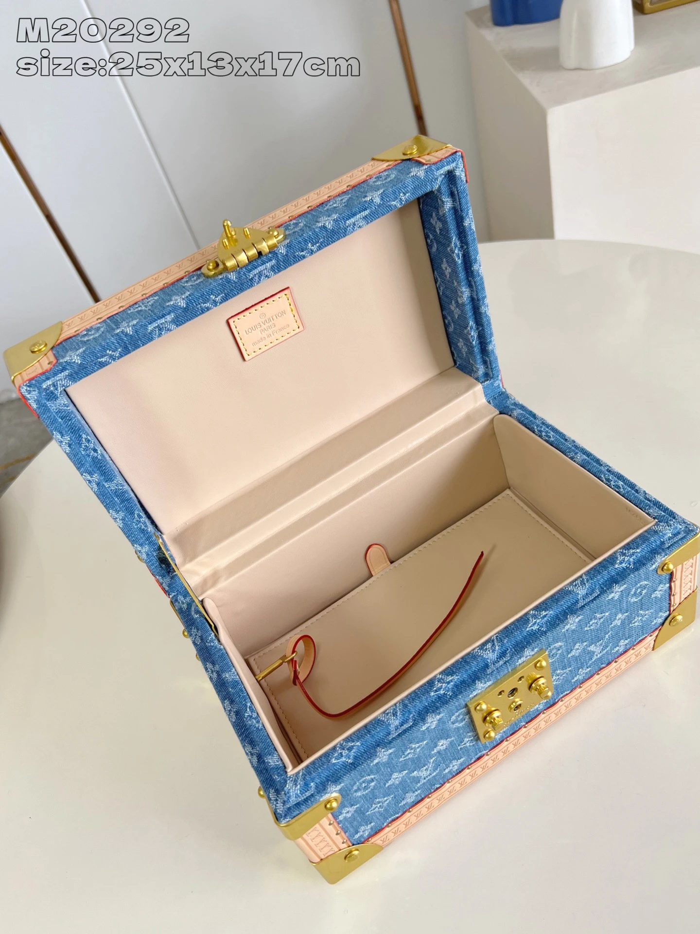 Luggage — bfdac11a