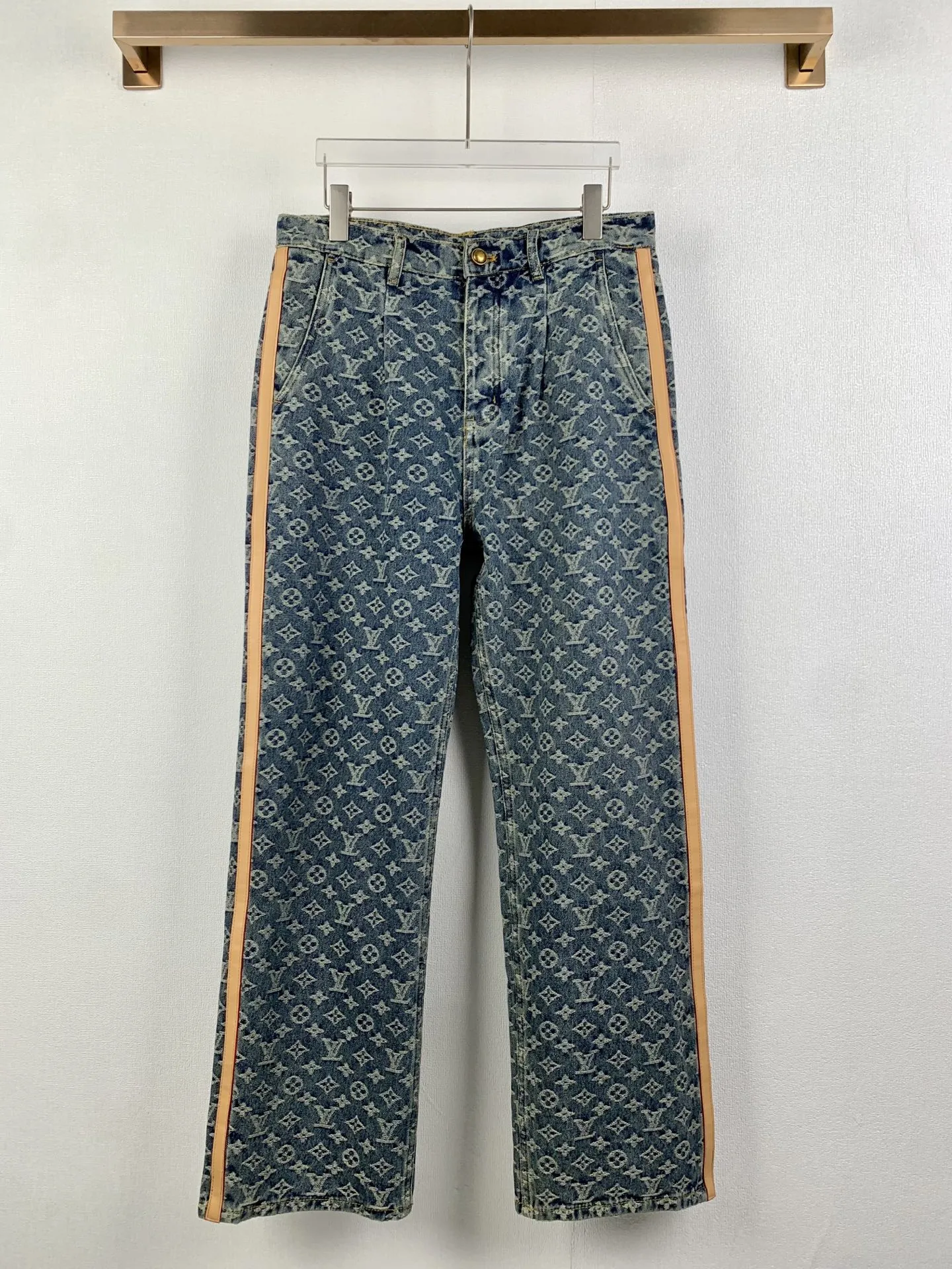 Louis Vuitton Trousers — 3cf8a2d7