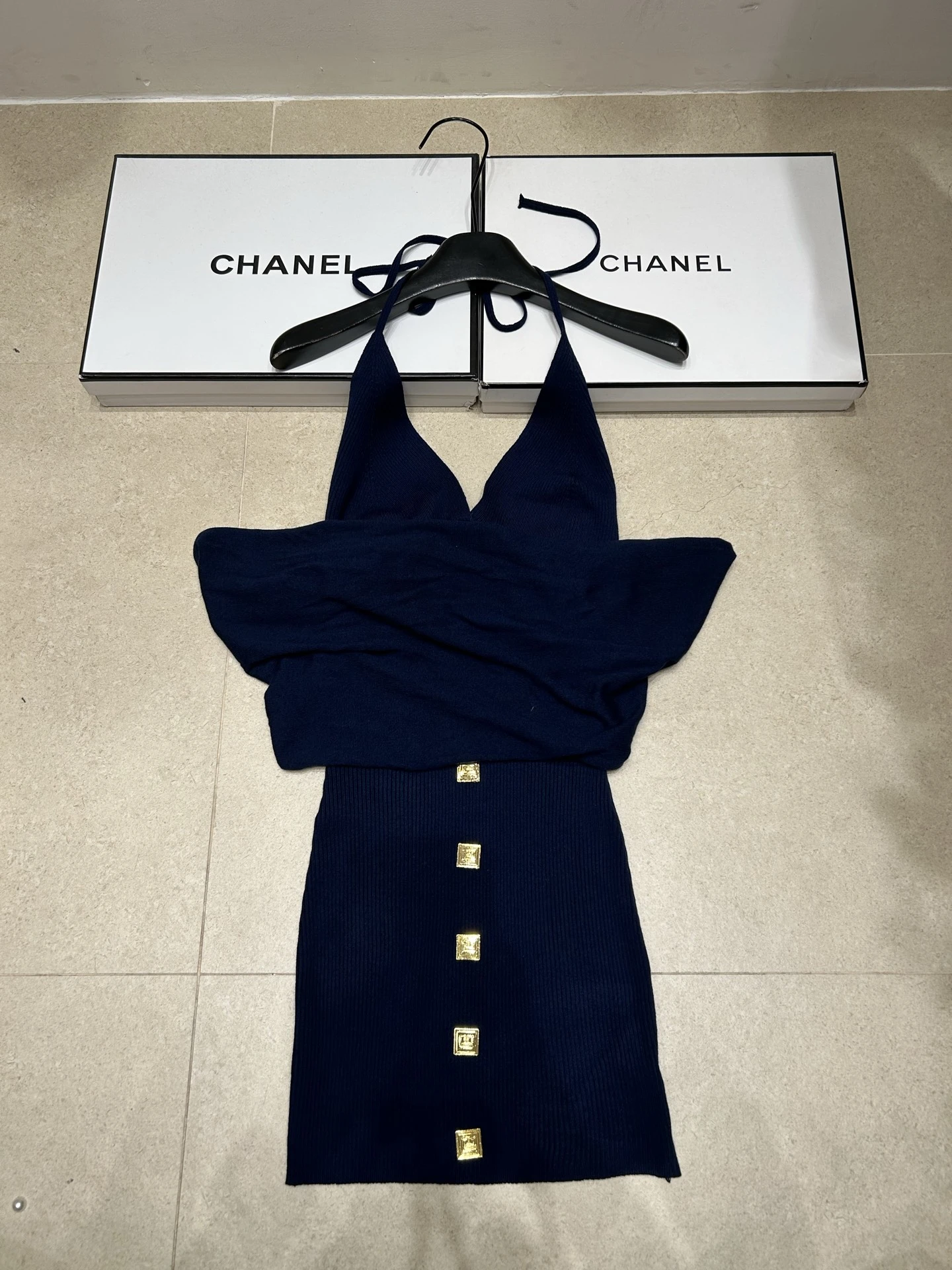 Dresses — 6a6b571a