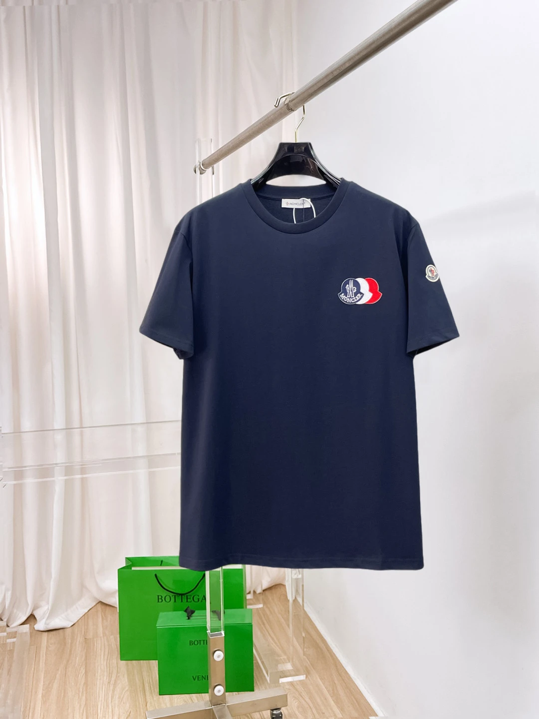 Moncler T-Shirt — a3866f1f