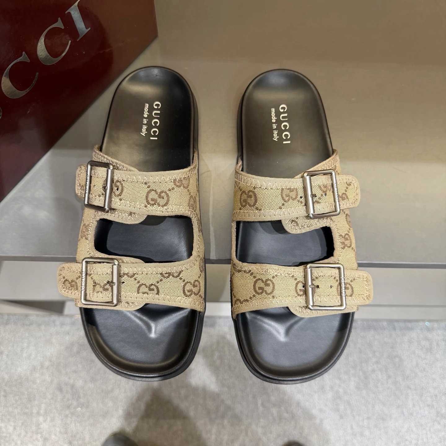 Slippers — 9e8465c4