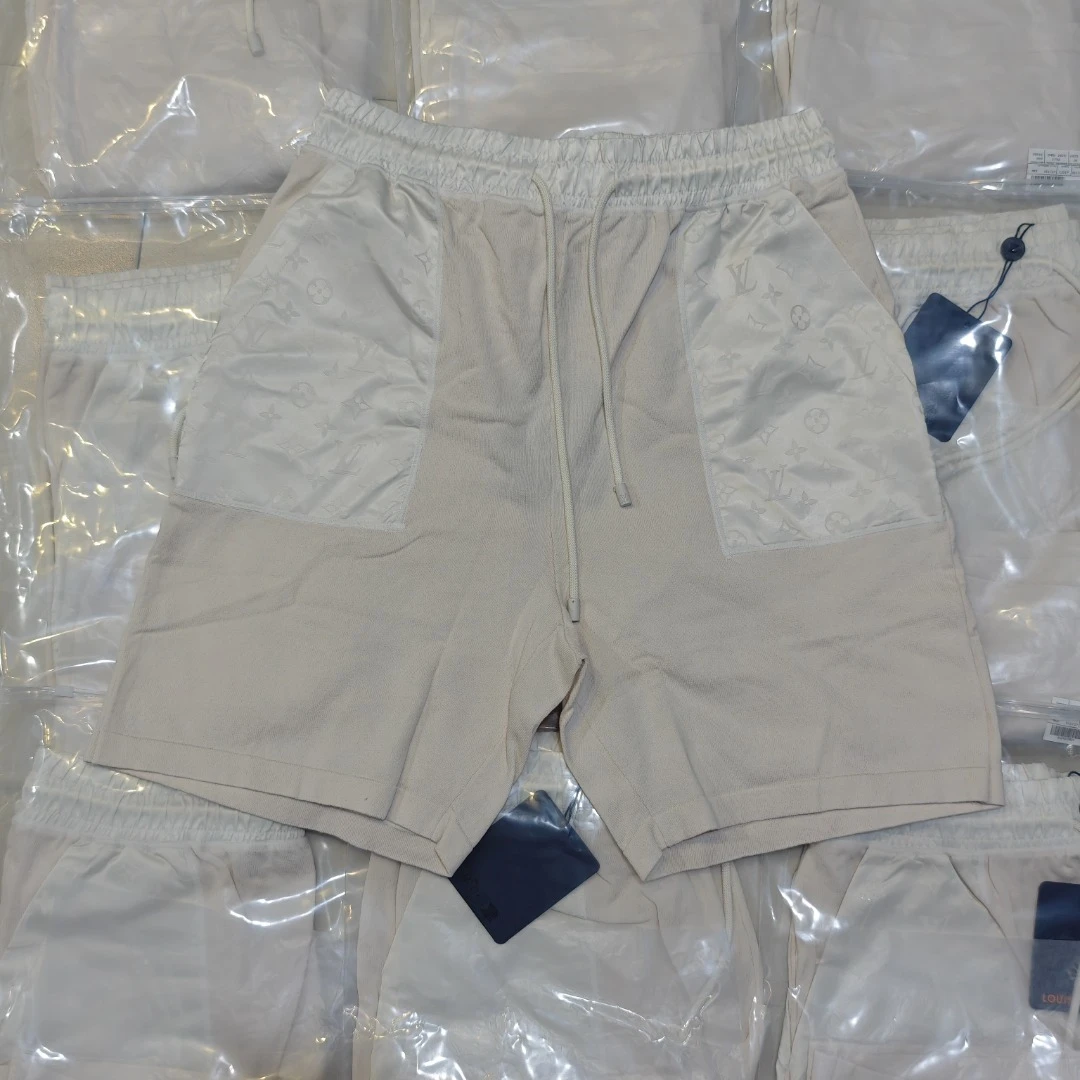 Louis Vuitton Shorts — 29c346d2